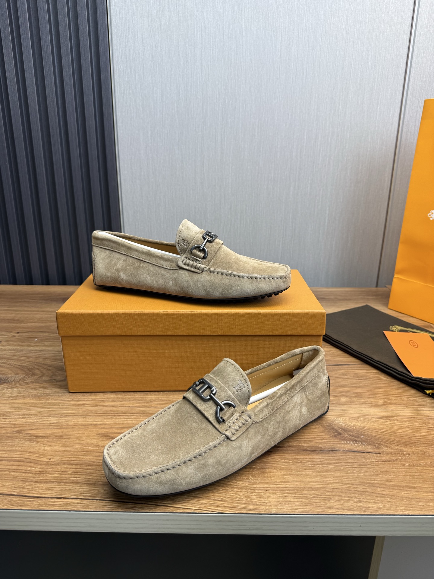 TOD'S Classic Driving Moccasins - Casual Style & Comfort, Quality Leather 5 i1745525507403 5029 0 8