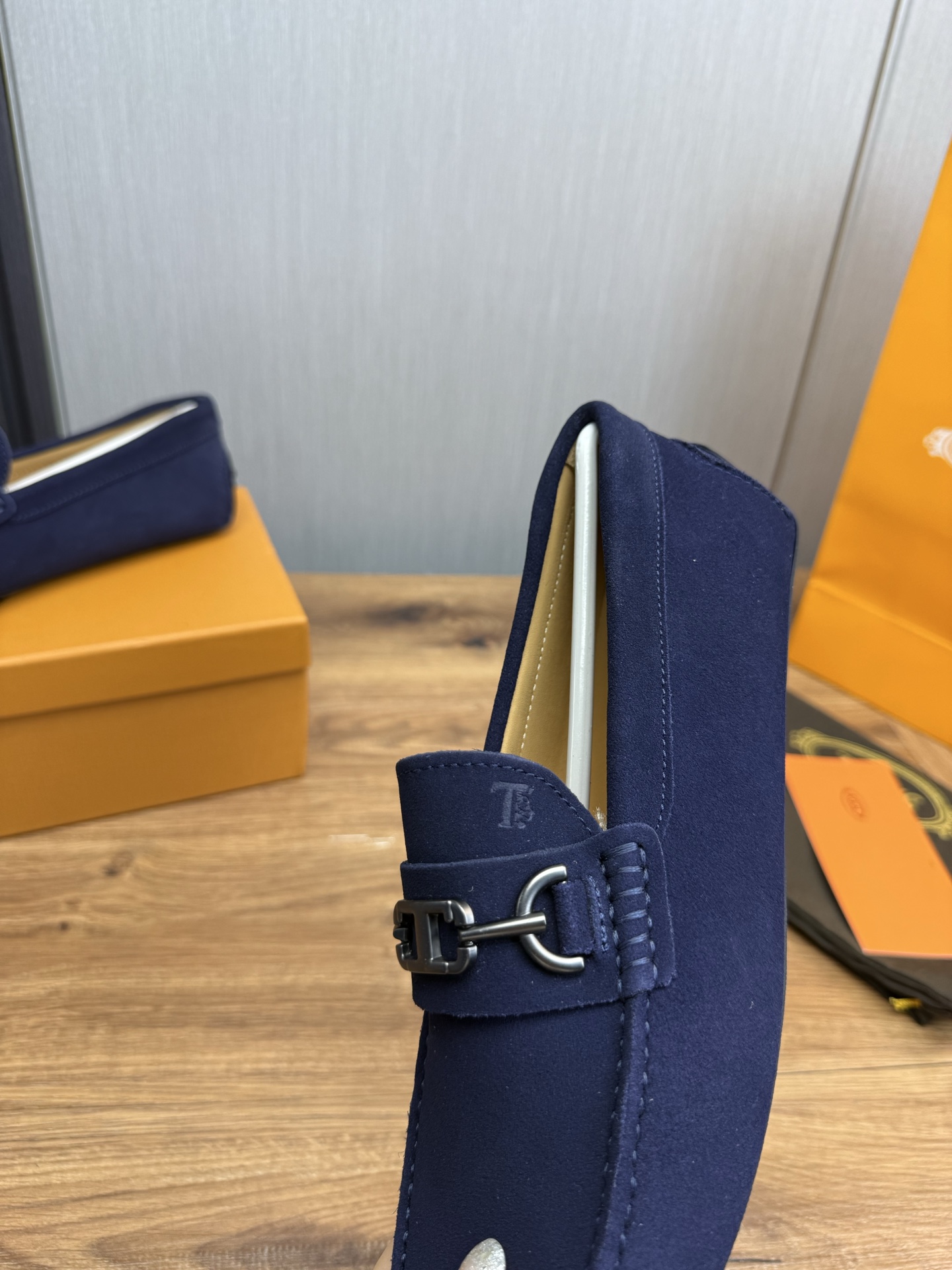 TOD'S Classic Driving Loafers - Stylish, Comfortable, and High-Quality 10 i1745525588026 9957 0 9