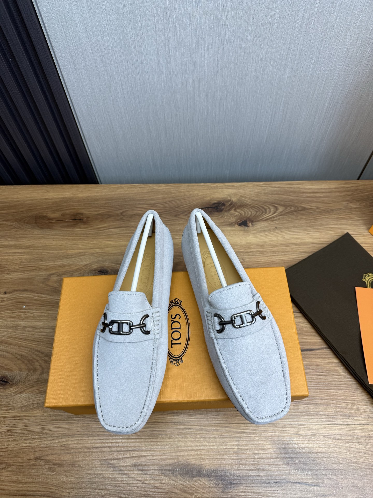 TOD'S Classic Driving Moccasins - Casual, Stylish, and Comfortable 3 i1745525625103 7397 0 3
