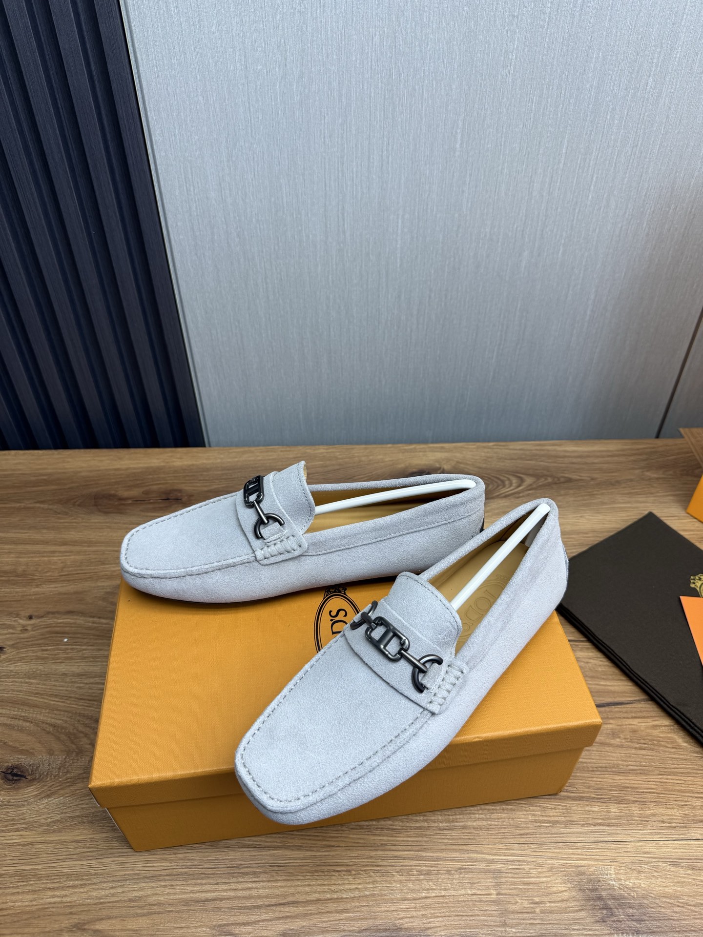 TOD'S Classic Driving Moccasins - Casual, Stylish, and Comfortable 4 i1745525625163 1836 0 4