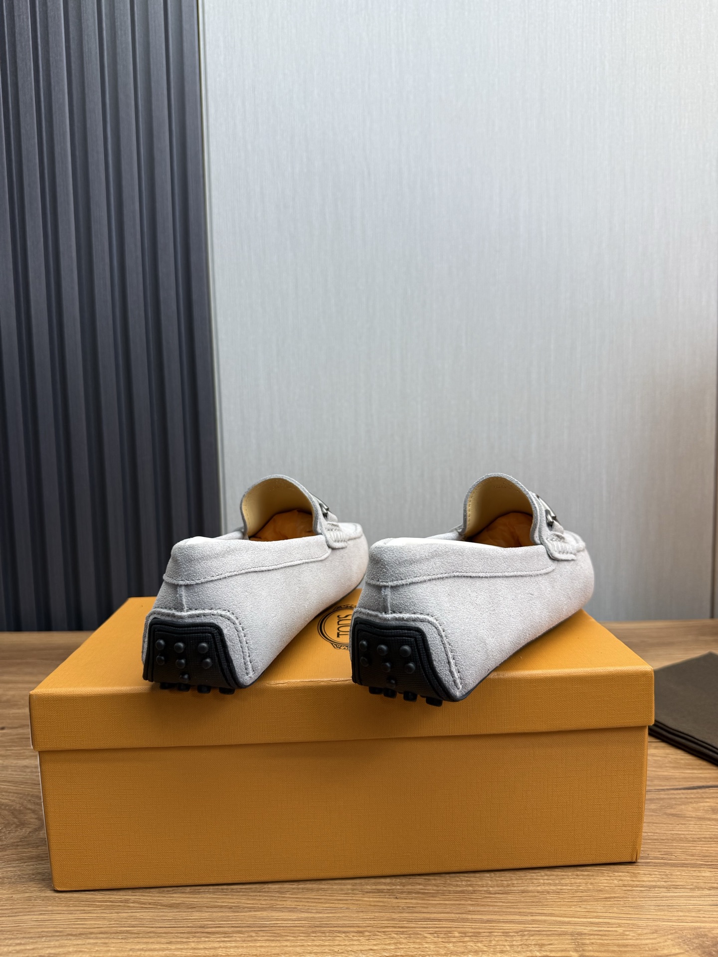 TOD'S Classic Driving Moccasins - Casual, Stylish, and Comfortable 6 i1745525625913 3826 0 7