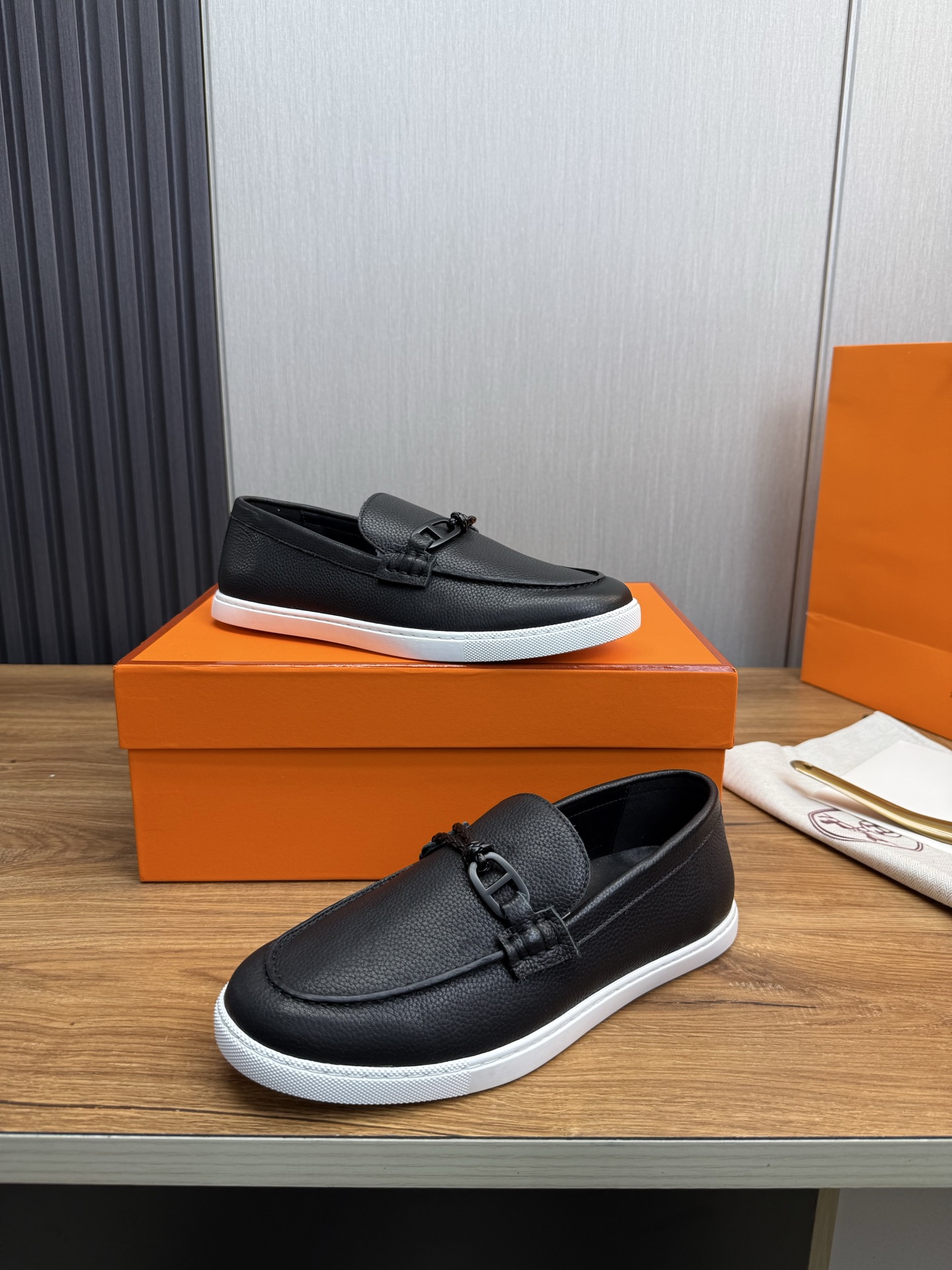 Hermes Men's Black Leather Loafers with Lightweight Sole, Size 38-44 5 i1746386133536 1902 0 8