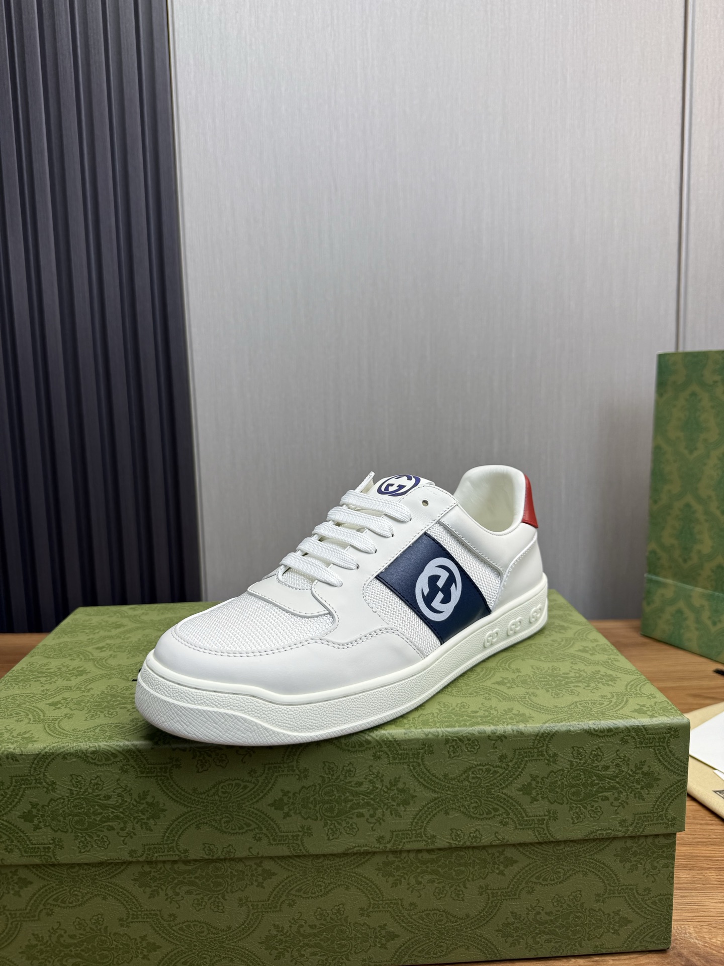 NO:283416,GUCC*—Guqi. High-version counters are available simultaneously. New men's board shoes, imported cowhide upper; 