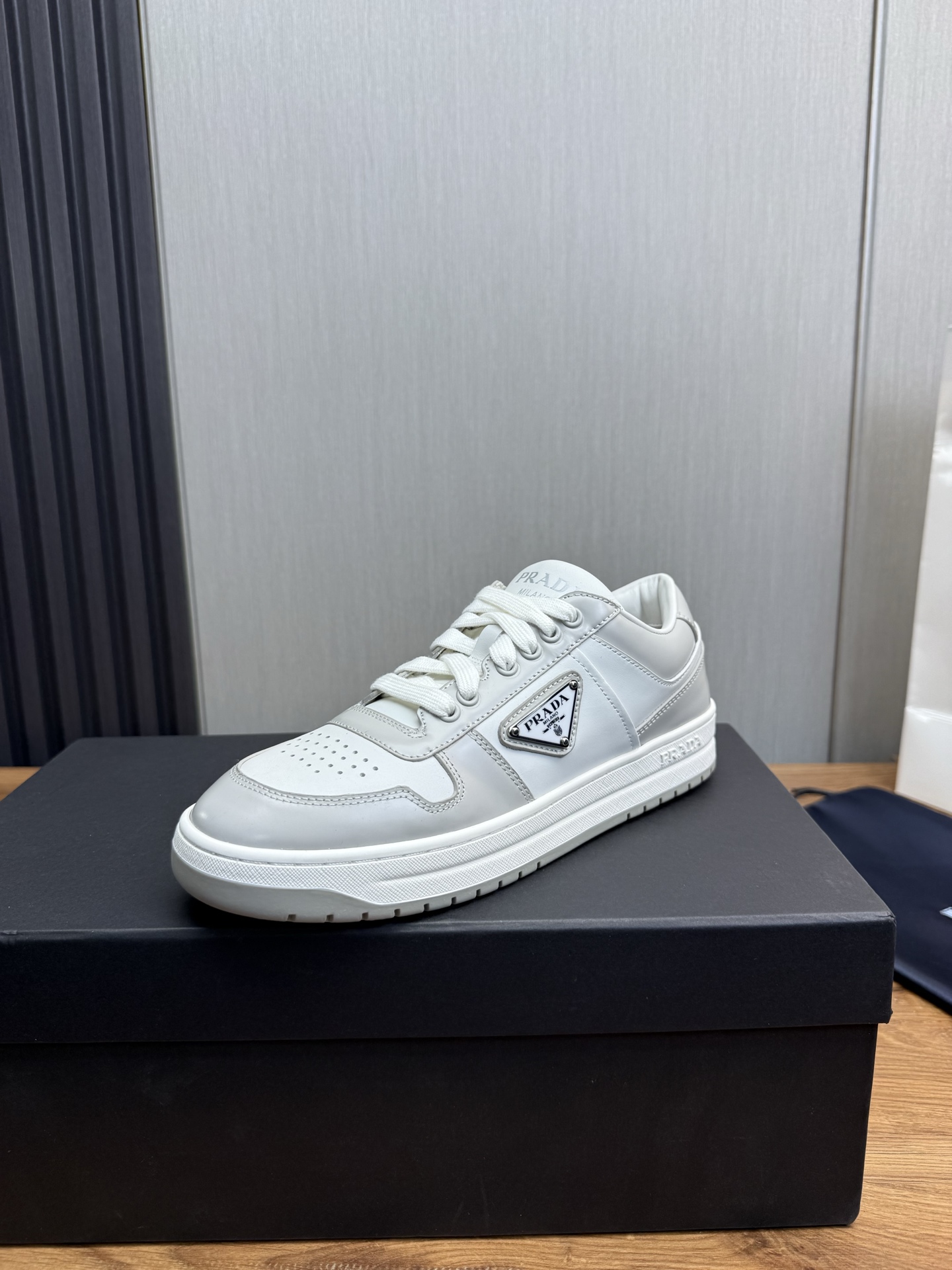 NO:351790,【PRADA Prada】The official website synchronizes the new model, high-quality shipping couples' hot selling original cowhide + cowhide inner, 11 replica, original original bottom, 36-45 (female 40, male 45 customized, no return or exchange),, prada, prada, cowhide19860909【PRADA普拉达】官网同步新款,高品质出货情侣爆款热卖 原版牛皮+牛皮内里,11复刻 ,原厂原版底,36-45（女40 男45定做不退换）,,prada,prada,cowhide,Men's shoes