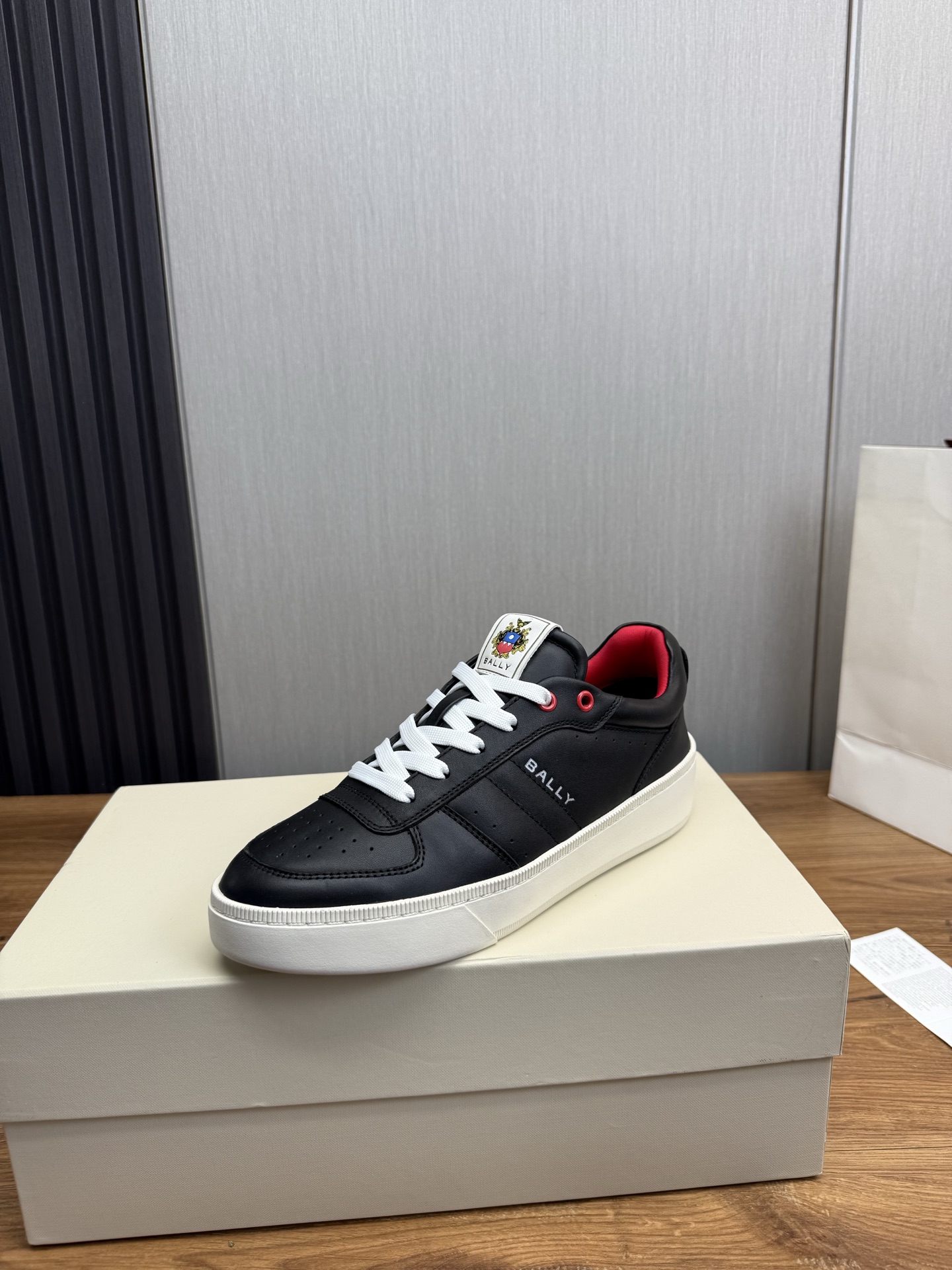 NO:346513,Bally's original new product series, shipped 1:1, high-end cowhide + cowhide inner lining, original foamed bottom, light and comfortable feet!  39-44,bally,cowhide19860909巴利-Bally家原单新品系列,1:1出货 高档牛皮+牛皮内里,原版发泡大底,轻便舒适脚感！39-44,,bally,cowhide,Men's shoes