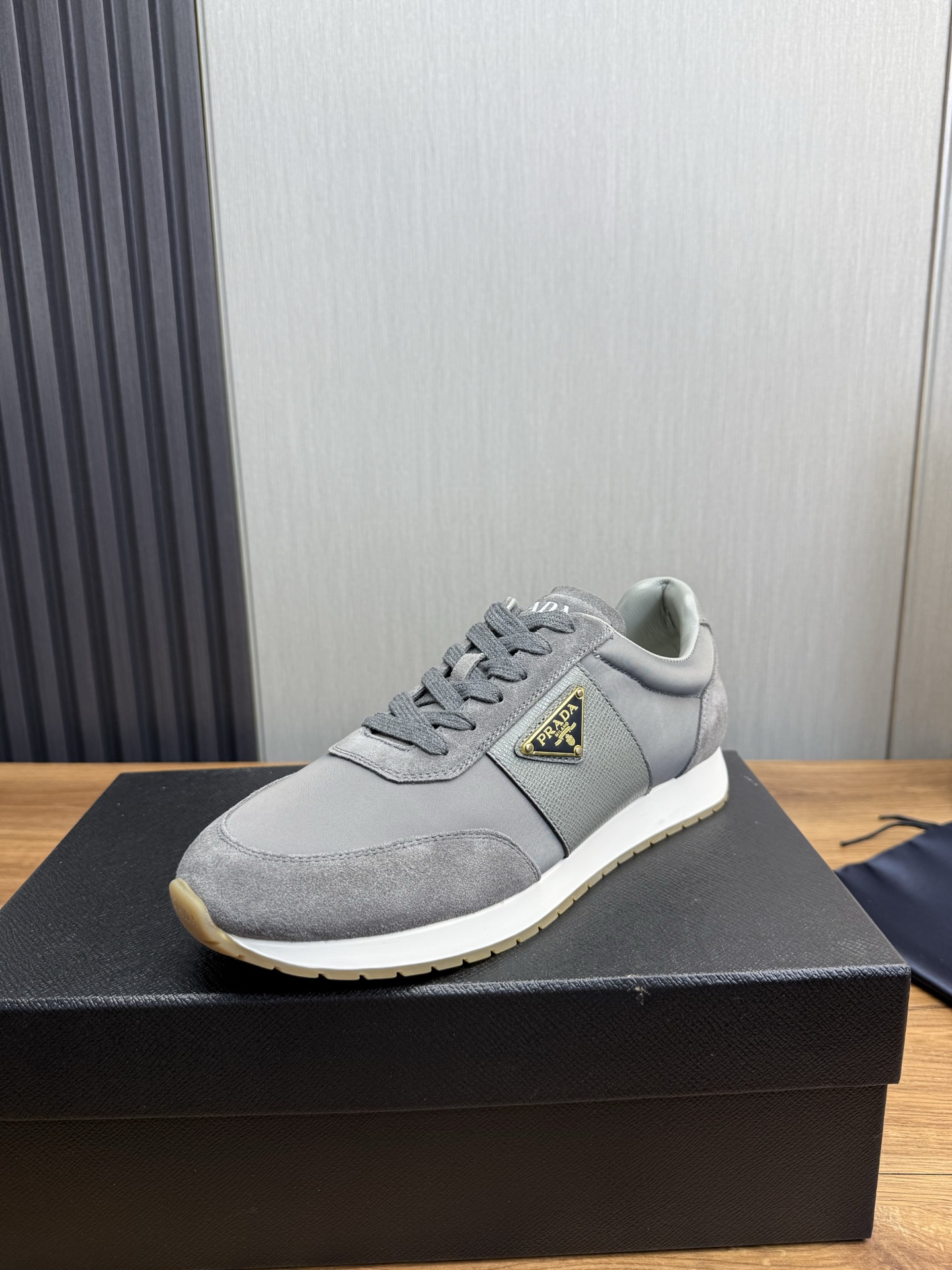 NO:346846,【PRADA Prada】The official website synchronizes new models, high-quality shipping hot-selling products. Original cowhide imported waterproof fabric + cowhide inner, 11 replica, original original bottom, 38-45 (male 45 custom made without return or exchange),, prada, prada, cowhide19860909【PRADA普拉达】官网同步新款,高品质出货爆款热卖 原版牛皮拼进口防水面料+牛皮内里,11复刻 ,原厂原版底,38-45（男45定做不退换）,,prada,prada,cowhide,Men's shoes