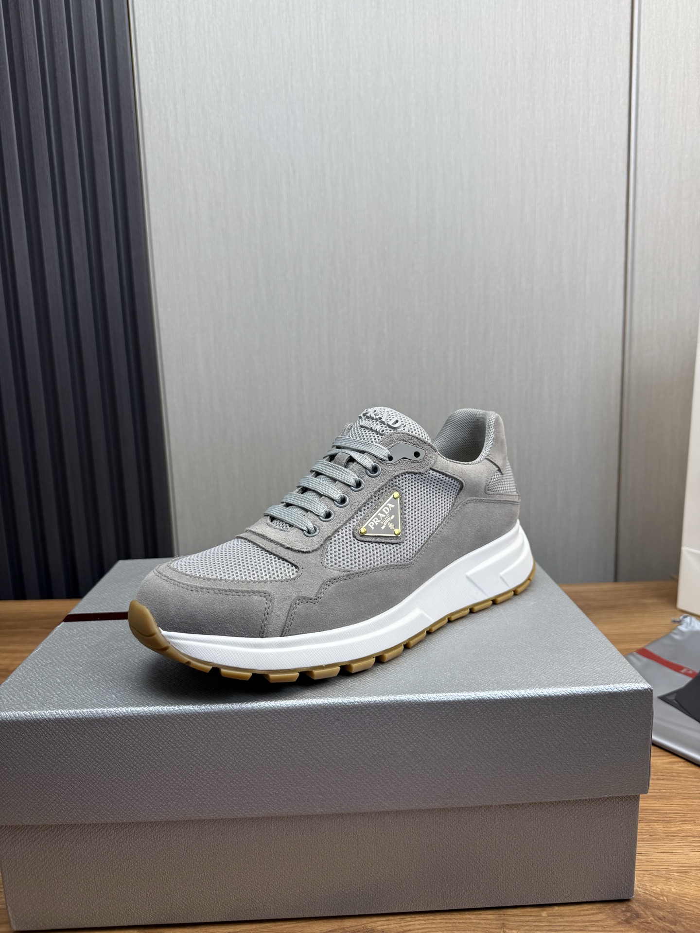 NO:344965,【PRAD* Prada】Best counter men's shoes, 1:1 made on the official website, imported cowhide fabric splicing, cowhide inner original factory special original bottom, 38-45 (45 custom made without return or exchange), prada, prada, cowhide19860909【PRAD*普拉达】专柜爆款男鞋,官网1:1制作,进口牛皮面料拼接,牛皮内里 原厂特供原版底,38-45（45订做不退换）,,prada,prada,cowhide,Men's shoes