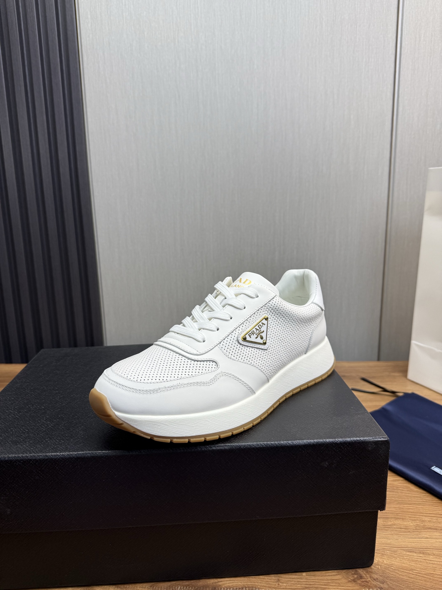 NO:346180,【PRADA Prada】The official website synchronizes new models, high-quality shipping hot-selling products. Original cowhide with leather net + cowhide inner lining, 11 replica, original original bottom, 38-45 (male 38.45 custom-made, no return or exchange),, prada, prada, cowhide19860909【PRADA普拉达】官网同步新款,高品质出货爆款热卖 原版牛皮配皮网+牛皮内里,11复刻 ,原厂原版底,38-45（男38.45定做不退换）,,prada,prada,cowhide,Men's shoes