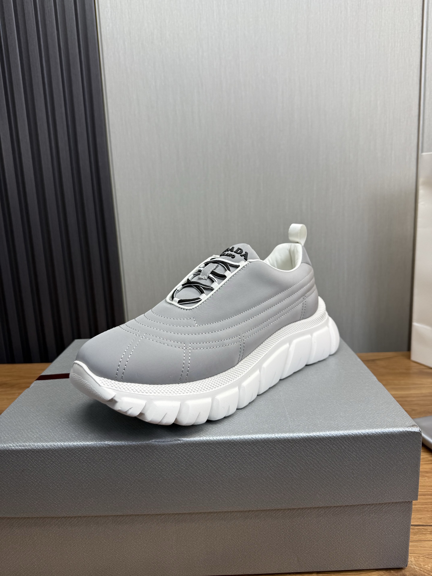 NO:354395,【PRADA Prada】The men's shoes counter hits, the official website is synchronized, 1 high-quality imported waterproof fabric + cowhide lining, 11 replica, original original bottom, 38-45 (45 custom made without return or exchange), prada, prada, cowhide19860909【PRADA普拉达】男鞋专柜爆款,官网同步,1高品质出货进口防水面料+牛皮内里,11复刻 ,原厂原版底,38-45（45定做不退换）,,prada,prada,cowhide,Men's shoes