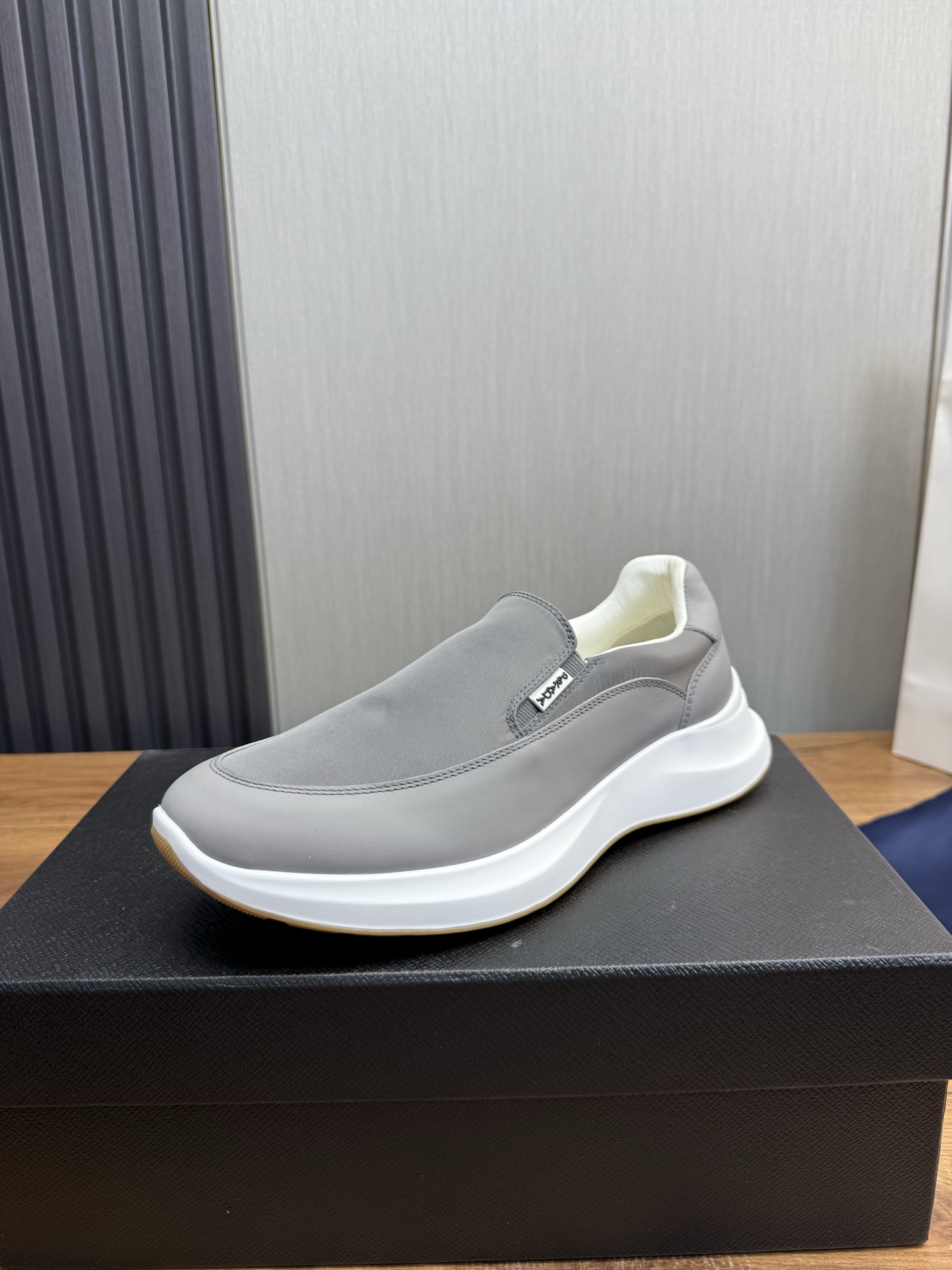 NO:355164,【PRADA Prada】The popular men's shoes counter, the official website is synchronized, 1 high-quality imported cowhide splicing waterproof fabric + cowhide inner, 11 replica, original original bottom, 38-45 (45 custom made without return or exchange), prada, prada, cowhide19860909【PRADA普拉达】男鞋专柜爆款,官网同步,1高品质出货进口牛皮拼接防水面料+牛皮内里,11复刻 ,原厂原版底,38-45（45定做不退换）,,prada,prada,cowhide,Men's shoes