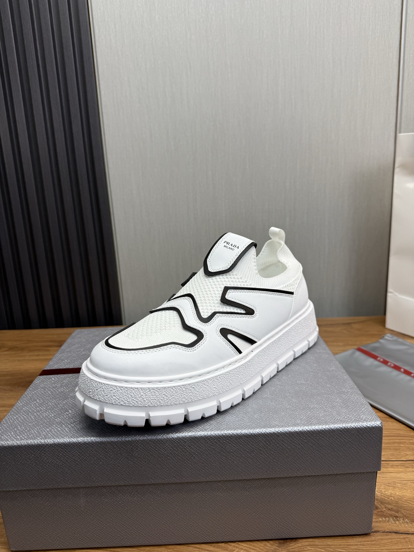 NO:346808,【PRADA Prada】The official website synchronizes the new model, high-quality shipping hot-selling products, original flying cowhide + cowhide inner lining, 11 replica, original original bottom, 38-45 (male 45 custom made without return and exchange), prada, prada, cowhide19860909【PRADA普拉达】官网同步新款,高品质出货爆款热卖 原版飞织牛皮+牛皮内里,11复刻 ,原厂原版底,38-45（男45定做不退换）,,prada,prada,cowhide,Men's shoes