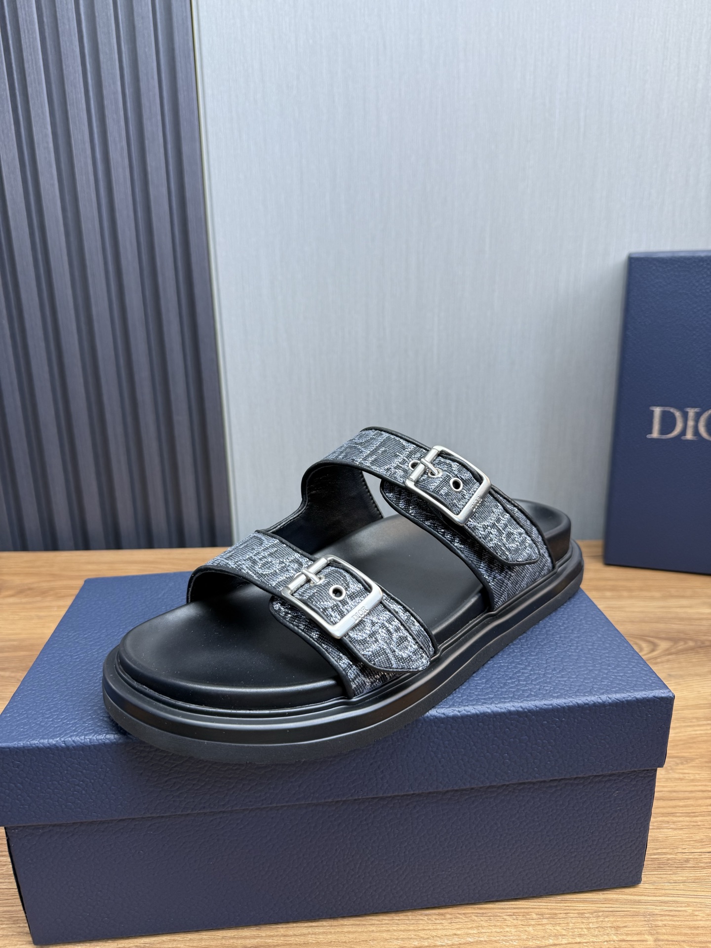 NO:358331,Dior. Men's slippers official website 1:1 made 38-45 sizes 45 46 customized original material shipment, dior, slippers19860909迪奥.男拖鞋官网1:1制作  38-45码 45 46 订做 原版材质出货,,dior,slippers,Men's shoes