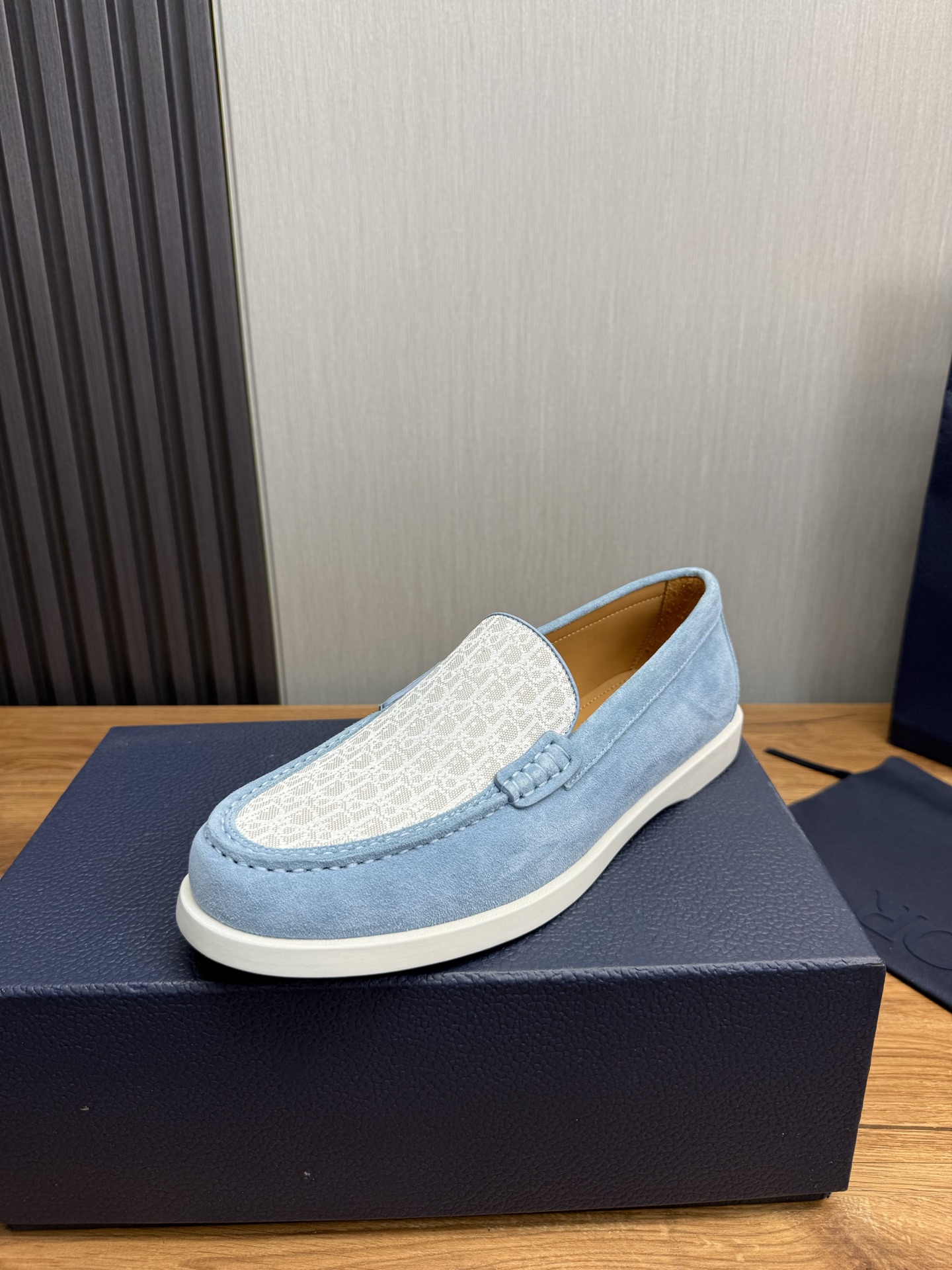 NO:345691,【Dior】Men's official website, men's hot-selling imported brand fabrics, frosted leather + cowhide inner lining. Original rubber wear-resistant broadsole. High-quality shipment codes 38-44, (45 customized),,dior,dior,cowhide19860909【Dior 迪奥】男士官网男士爆款热卖进口品牌面料磨砂皮+牛皮内里.原版橡胶耐磨大底.高品质出货码数38-44,（45订做）,,dior,dior,cowhide,Men's shoes