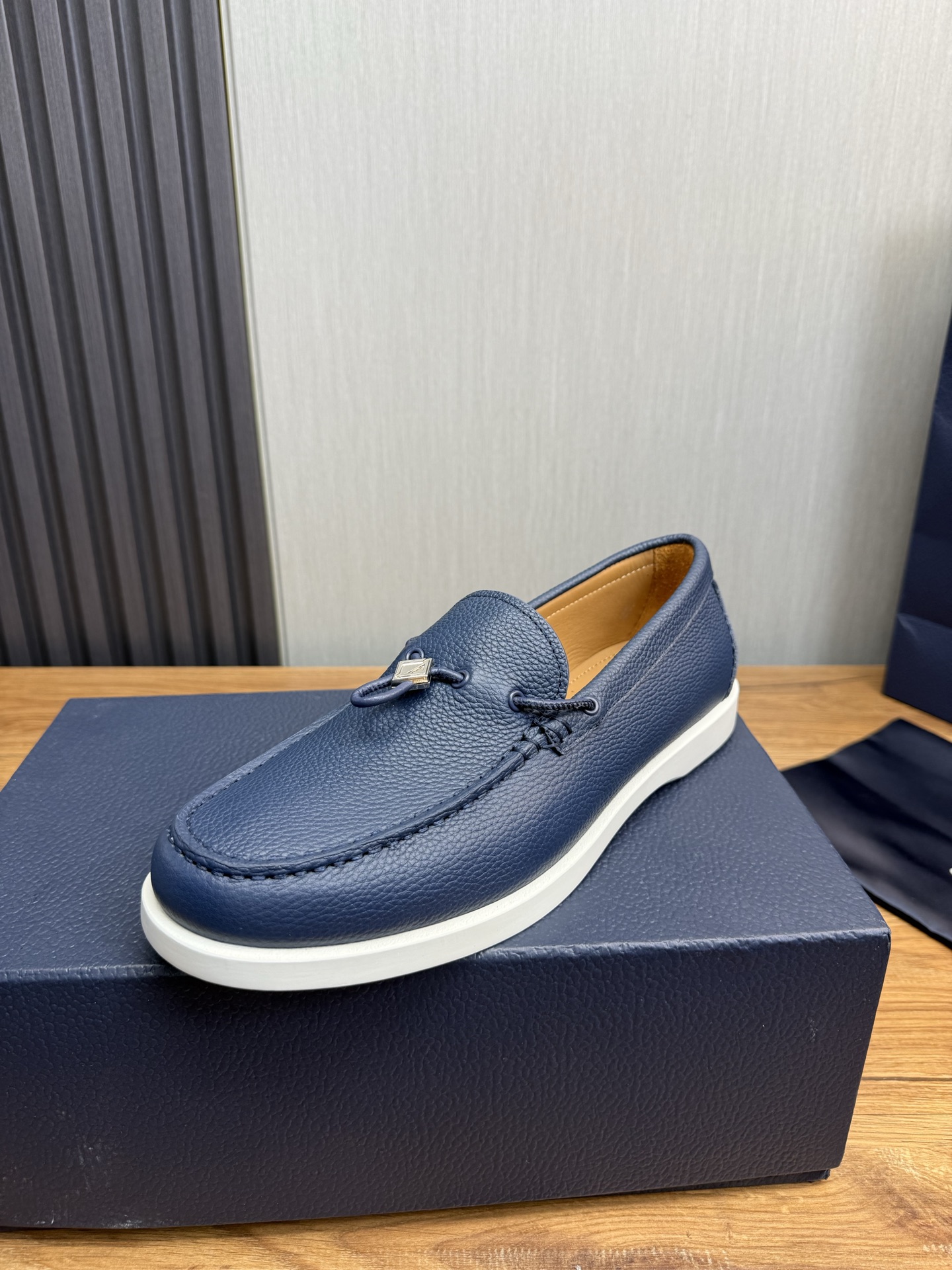 NO:345711,【Dior Dior】 Men's official website na hot-selling imported cowhide + cowhide inner lining. Original rubber wear-resistant large sole. High-quality shipment code 38-44, (45 customized),,dior,dior,cowhide19860909【Dior 迪奥】男士官网na爆款热卖进口 牛皮+牛皮内里.原版橡胶耐磨大底.高品质出货码数38-44,（45订做）,,dior,dior,cowhide,Men's shoes