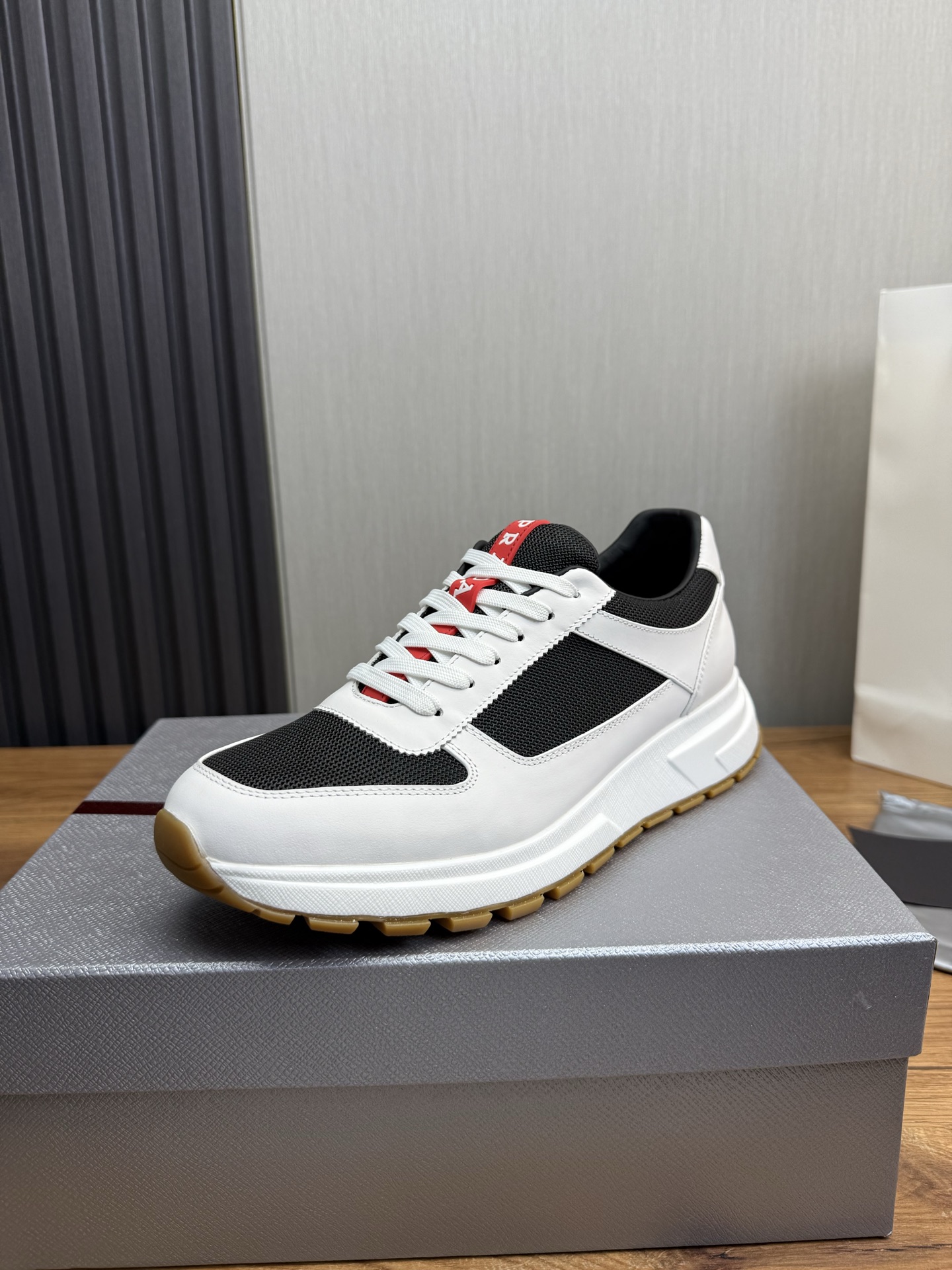 NO:348316,【PRADA Prada】 Men's shoes counter hit, official website synchronization, 1 high-quality shipment original cowhide upper + cowhide inner, 11 replica, original original bottom, 38-45 (45 custom made without return or exchange), prada, prada, cowhide19860909【PRADA普拉达】男鞋专柜爆款,官网同步,1高品质出货原版牛皮鞋面+牛皮内里,11复刻 ,原厂原版底,38-45（45定做不退换）,,prada,prada,cowhide,Men's shoes