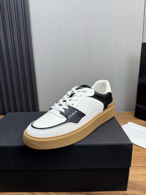 Balmain Men's Leather Sneakers Casual Fashion Sneakers in White and Black 1 Balmain Men's Leather Sneakers Casual Fashion Sneakers in White and Black