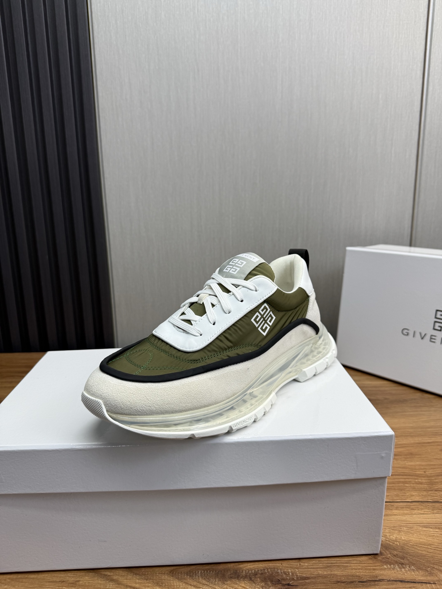 NO:357455,Gv *y~Givenchy. Brand new GIV men's casual sneakers, made of high-density flying woven upper!  The footwork is handsome and stylish, with 4CM height, improving aura, lightweight air cushion, comfortable feet!  Size39-44 (45 custom made), given,sneakers19860909Gv *y～纪梵希.全新GIV 男士休闲运动鞋,鞋面高密飞织制成！上脚效果帅气有型,增高4CM,提升气场,轻质气垫大底,脚感舒适！ Size39-44（45定做）,,givenchy,sneakers,Men's shoes