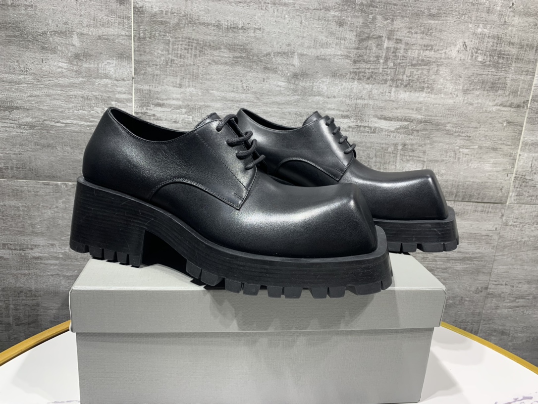 NO:558009,Top men's shoes, the latest balenciaga Balenciaga Trooper square-toe derbies, synchronized with the official website, purchase the original one-to-one replica, one-to-one private molding of the outsole, original imported cowhide material, cowhide lining, original rubber outsole, sole thickness 5cm, size 39-46, all packaged, balenciaga, balenciaga, cowhide19860909顶级版男鞋最新款balenciaga 巴黎世家Trooper骑士方头得比鞋,官网同步,购入原版一比一开发复刻,大底一比一私家开模,面料原版进口牛皮,内里垫脚牛皮,大底原版橡胶底,底厚5cm,码数39-46,全部套包装,,balenciaga,balenciaga,cowhide,Men's shoes