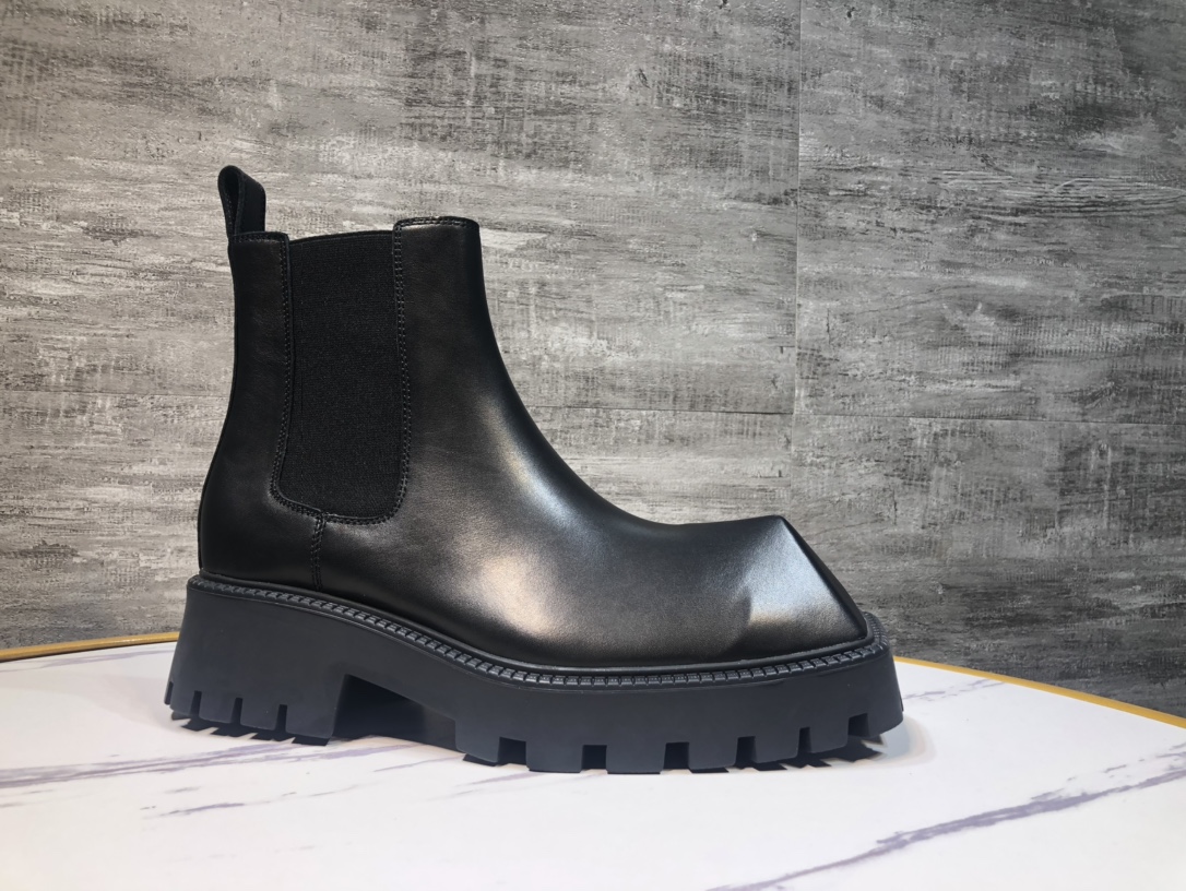 NO:558015,Top version 2025 Balenciaga Triple-s Balenciaga - the world's most popular fashion shoes, rhino shoes sold out of Chelsea boots official website, original exclusive 1:1 mold opening, heavy craftsmanship, upper made of imported calfskin, lining cowhide foot leather, men's size 39-46, matching cloth bag, complete handbag certificate,, balenciaga, balenciaga, boots, cowhide19860909顶级版本2025Balenciaga Triple-s 巴黎世家-全球最火爆时尚潮鞋,切尔西靴官网卖断货的犀牛鞋,原版独家1:1开模,重工艺鞋面选用进口小牛皮,内里牛皮垫脚牛皮 男39-46码数,配套布袋 手提袋合格证齐全,,balenciaga,balenciaga,boots,cowhide,Men's shoes