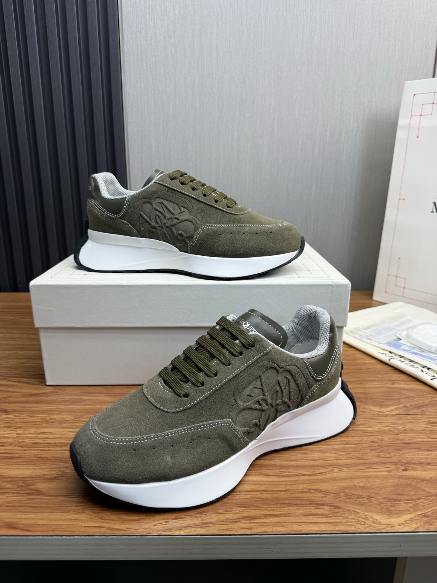 Alexander Mc Queen Women's Shoes Factory — photo 4