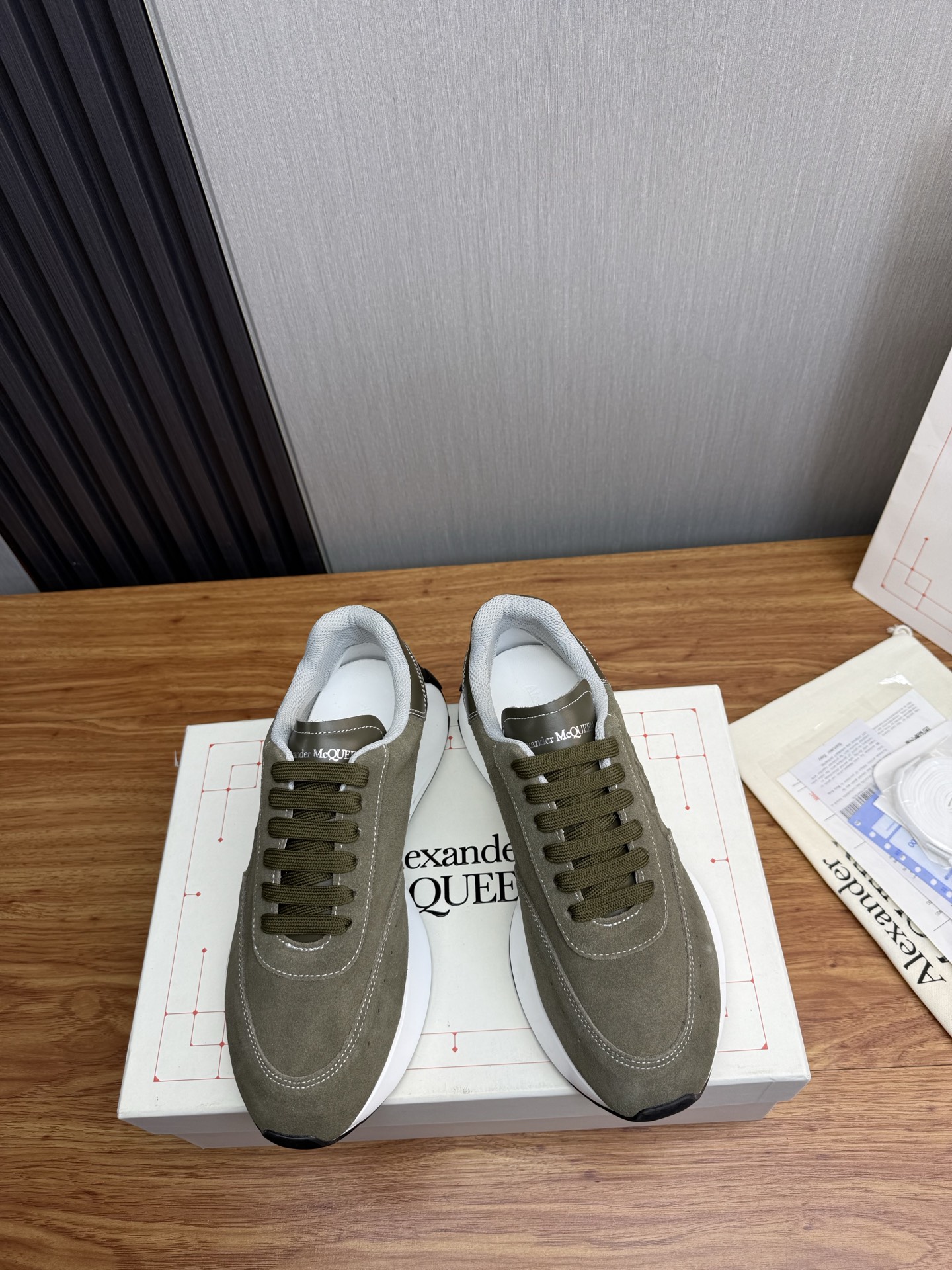 Alexander Mc Queen Women's Shoes Factory — photo 2