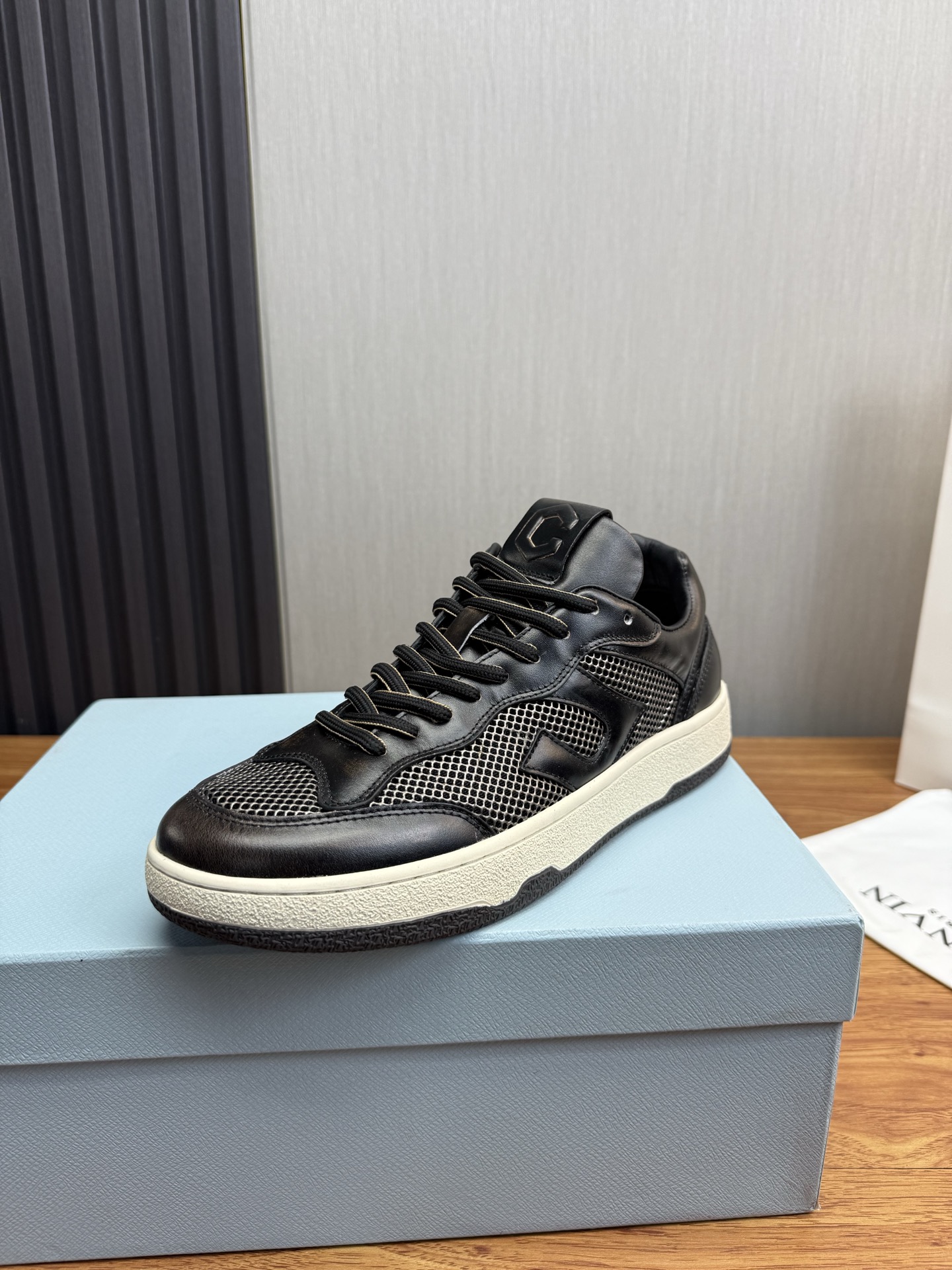 NO:834445,Lanvin.LANVIN sports and casual shoes ———— This sports shoe fabric/cowhide upper, cowhide feet Size38-45 (38.45 custom-made and non-returnable),,sneakers,cowhide19860909浪凡.ＬＡＮＶＩＮ运动休闲鞋 ————— 这款运动鞋织物/牛皮鞋面,牛皮垫脚 Size38-45（38.45定做不退换）,,sneakers,cowhide,Men's shoes