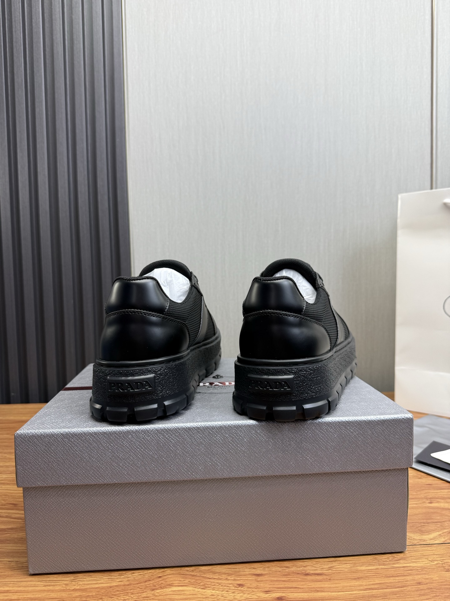 Prada Style Leather Men's Shoes style reference detail image 5 from source 782052