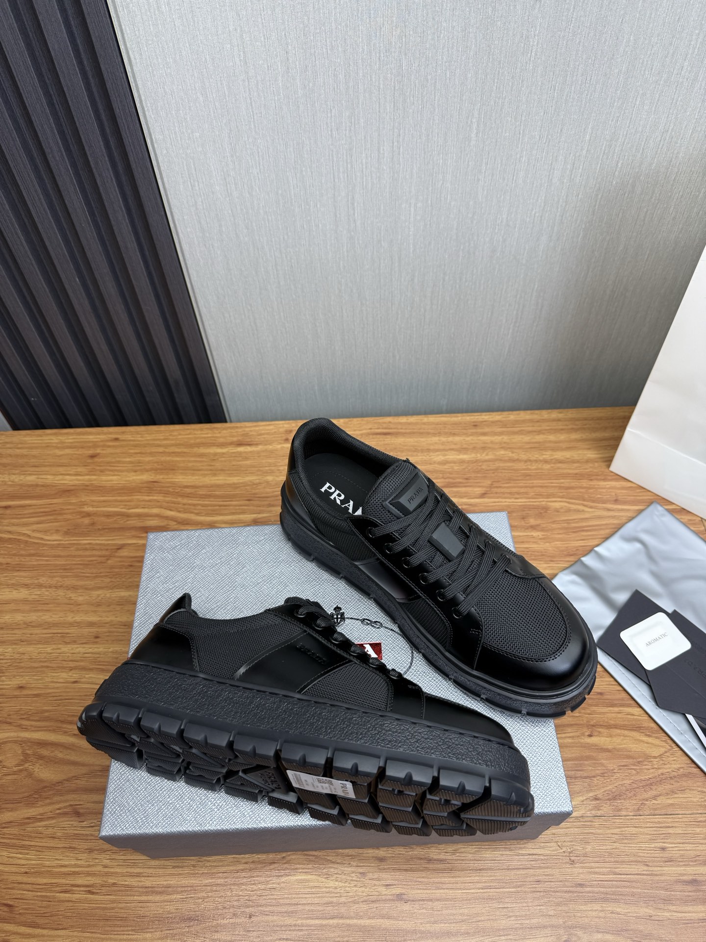 Prada Style Leather Men's Shoes style reference detail image 6 from source 782052
