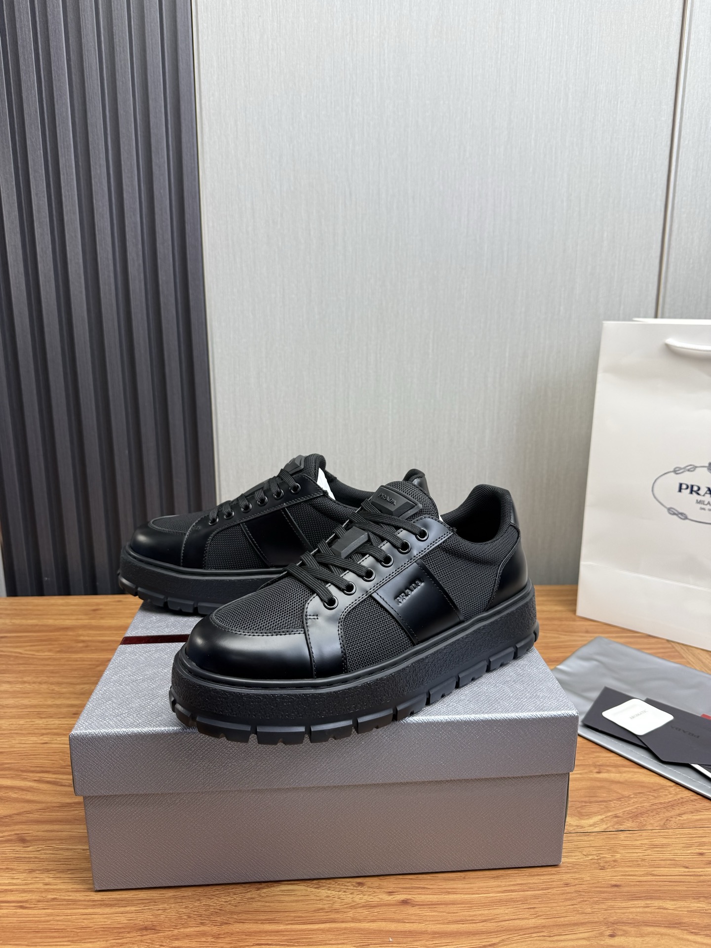 Prada Style Leather Men's Shoes style reference detail image 3 from source 782052