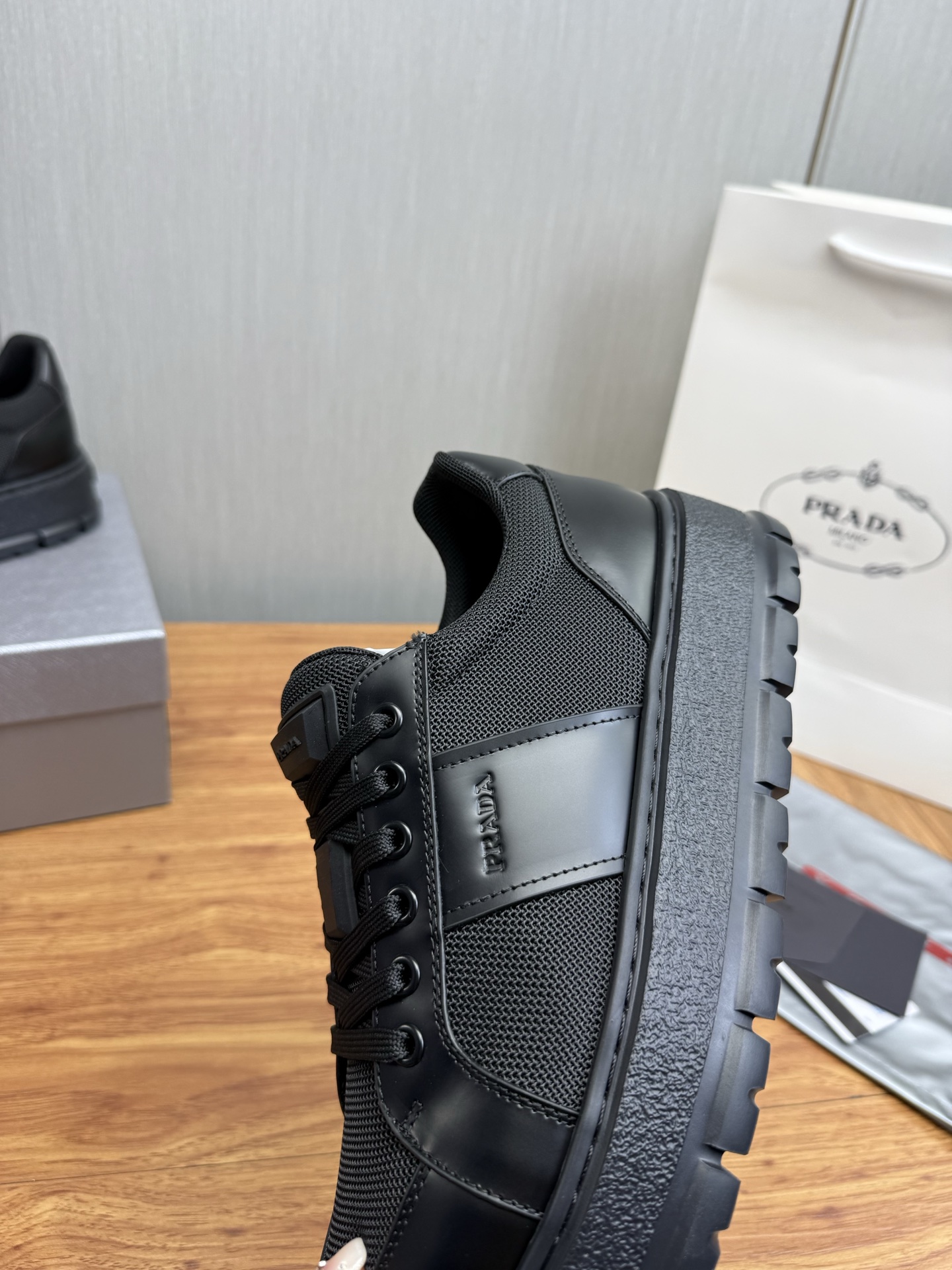 Prada Style Leather Men's Shoes style reference detail image 8 from source 782052