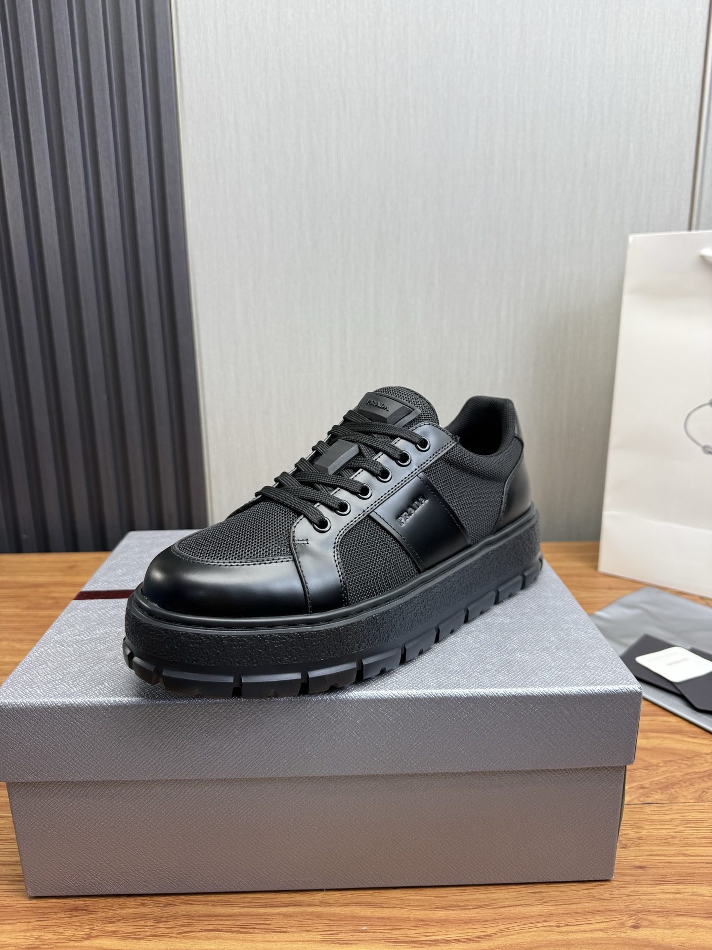 Prada Style Leather Men's Shoes style reference detail image 4 from source 782052