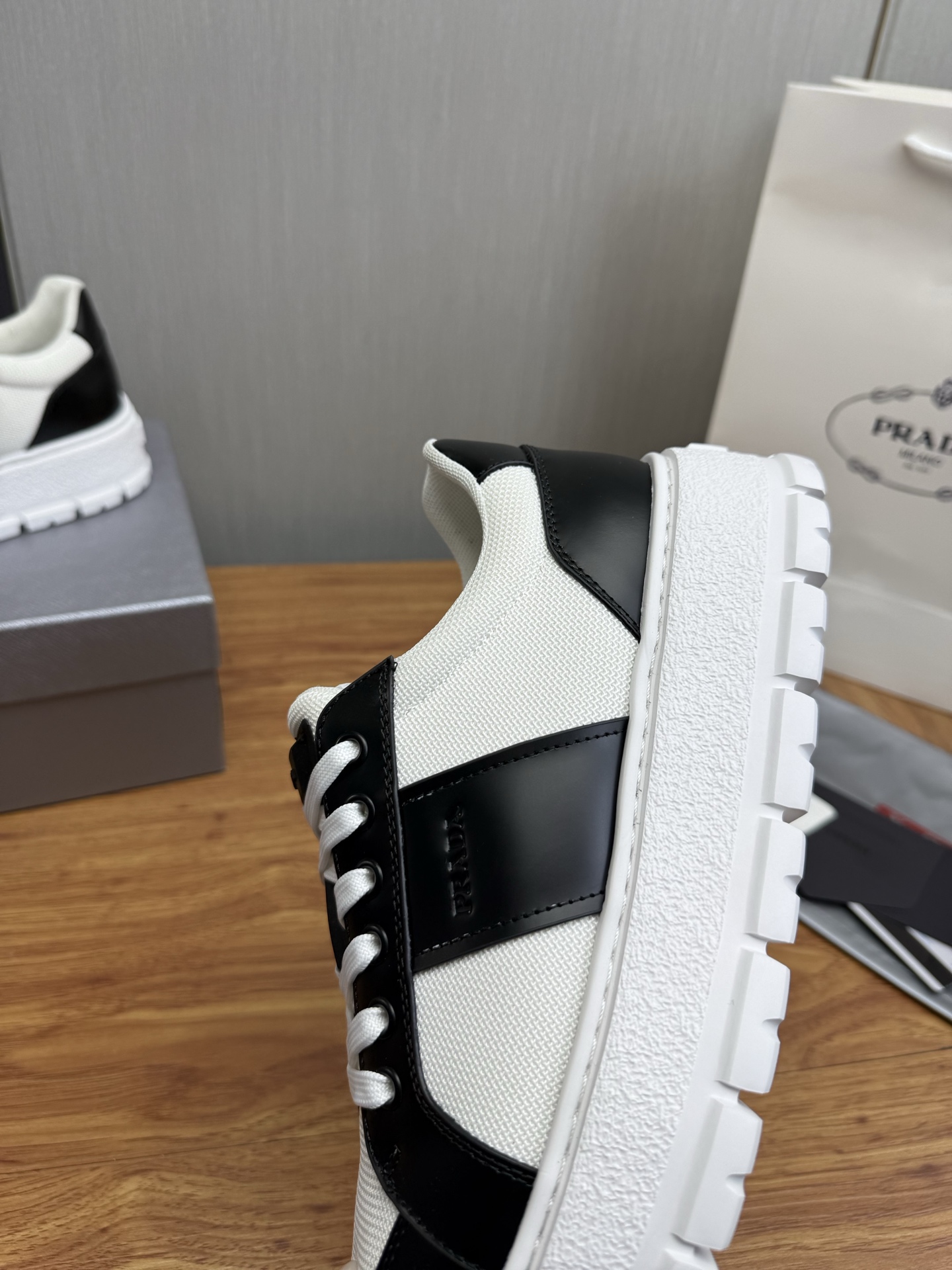 Prada Style Leather Men's Shoes style reference detail image 9 from source 782054
