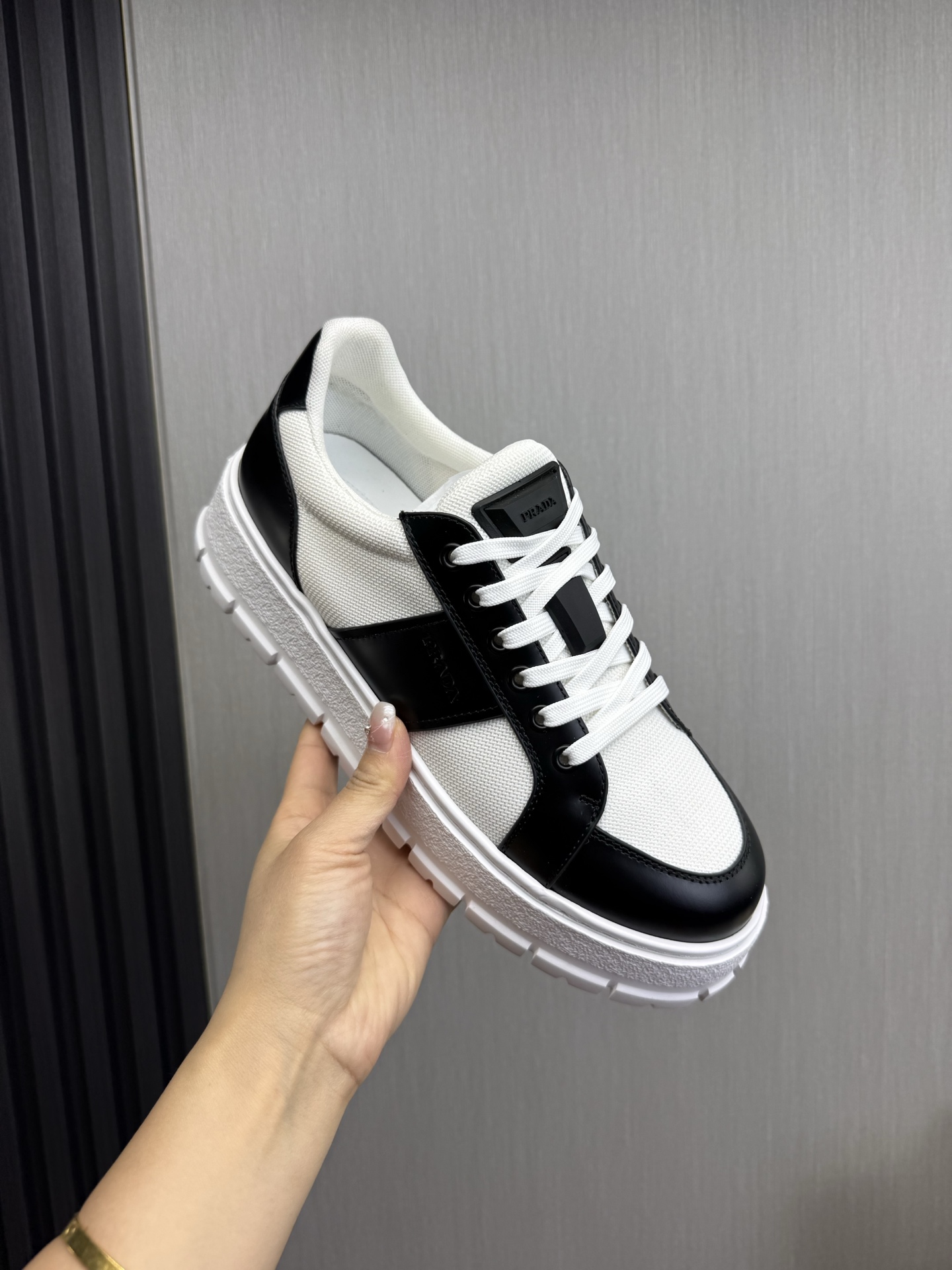 Prada Style Leather Men's Shoes style reference detail image 8 from source 782054
