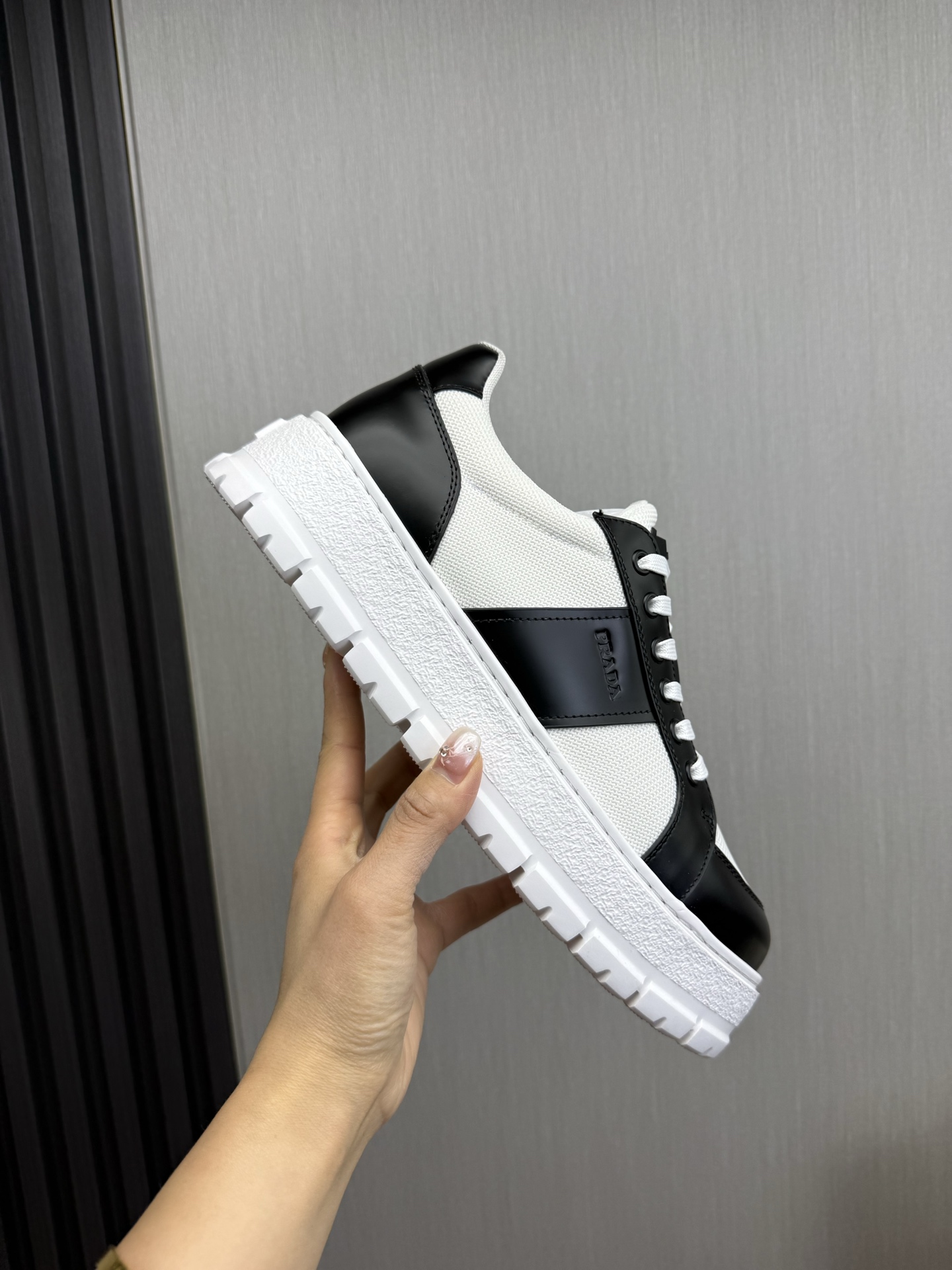 Prada Style Leather Men's Shoes style reference detail image 7 from source 782054