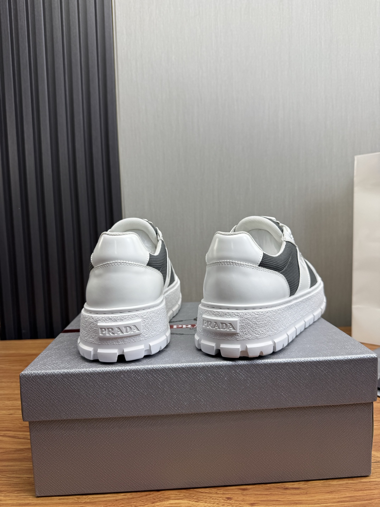 Prada Style Leather Men's Shoes style reference detail image 5 from source 782055