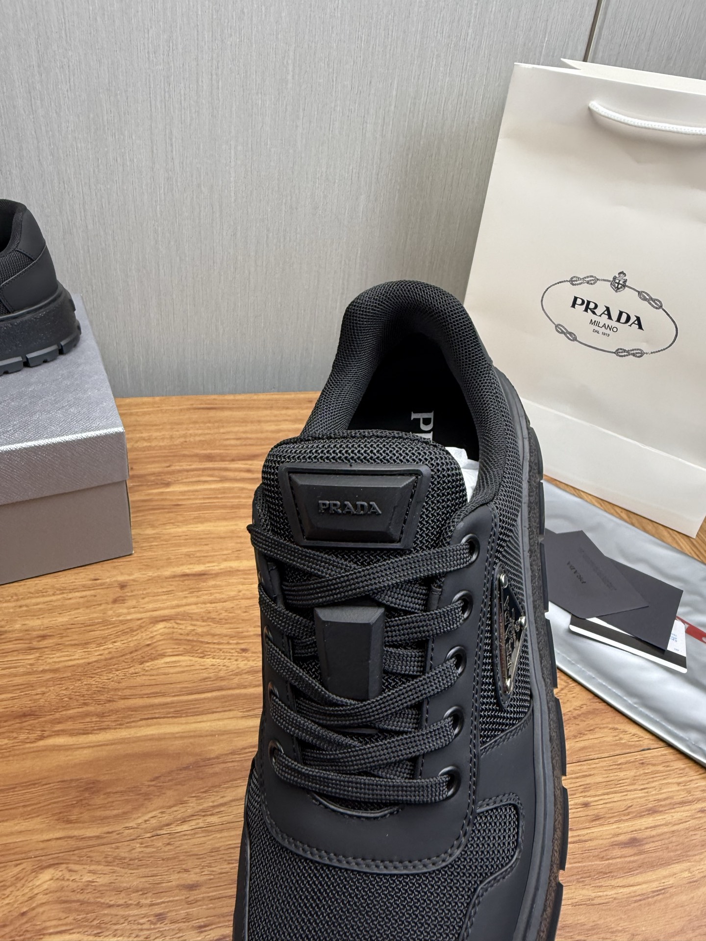 Prada Style Leather Men's Shoes style reference detail image 8 from source 782056