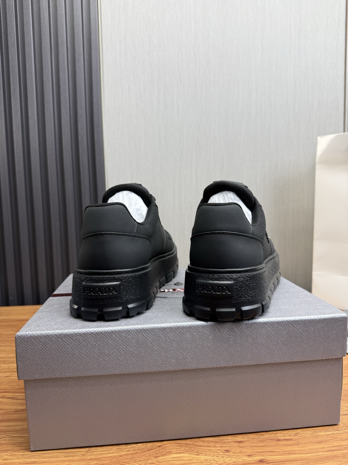Prada Style Leather Men's Shoes style reference detail image 5 from source 782056