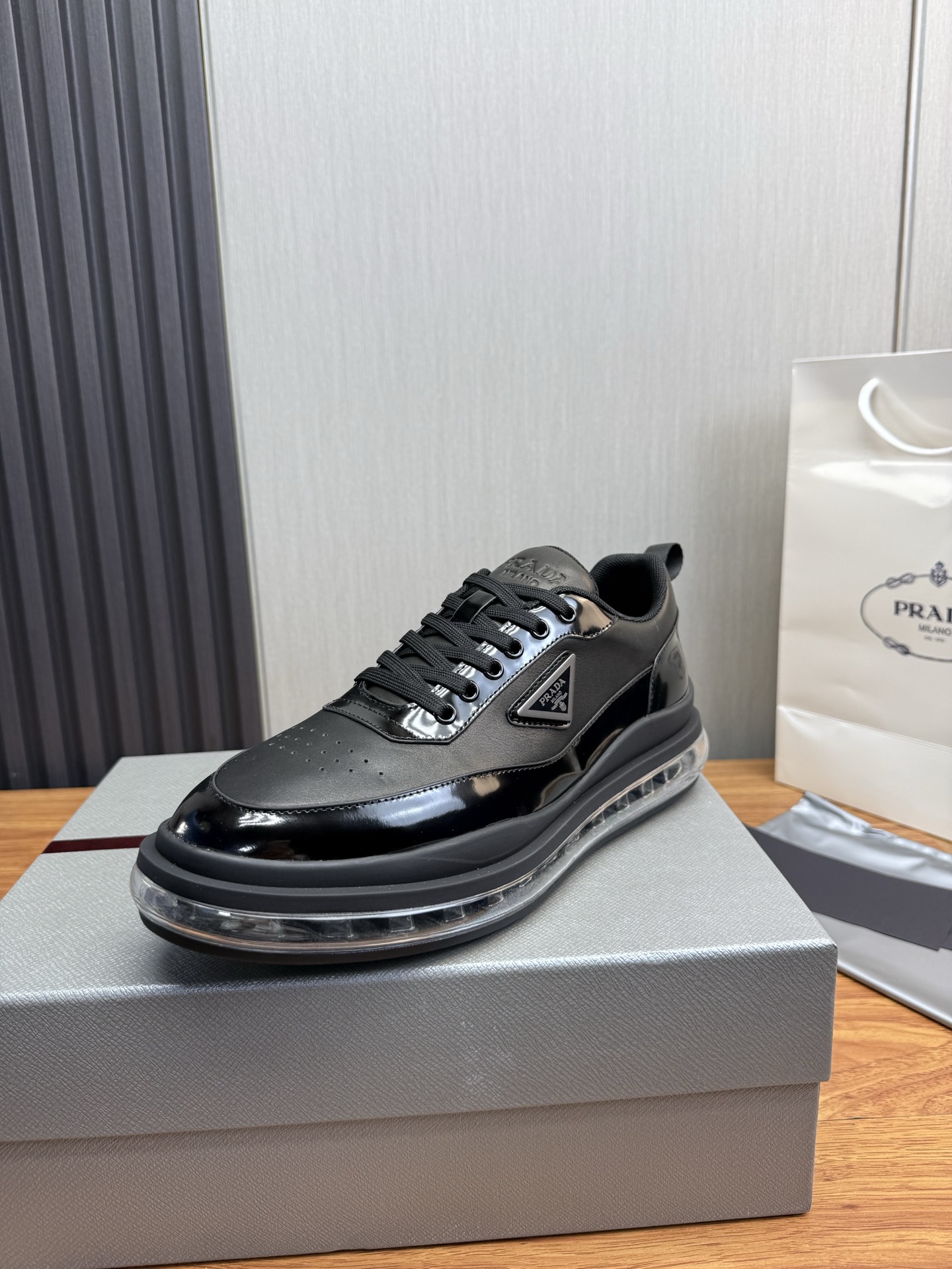 NO:779563,[PRADA] Men's shoes counter hot sale, official website synchronization, high-quality shipment original cowhide + cowhide lining, 11 replica, original original air cushion outsole, 38-45 (45 customized, non-returnable),, prada, prada, cowhide19860909【PRADA普拉达】男鞋专柜爆款,官网同步,高品质出货原版牛皮+牛皮内里,11复刻 ,原厂原版气垫大底,38-45（45定做不退换）,,prada,prada,cowhide,Men's shoes