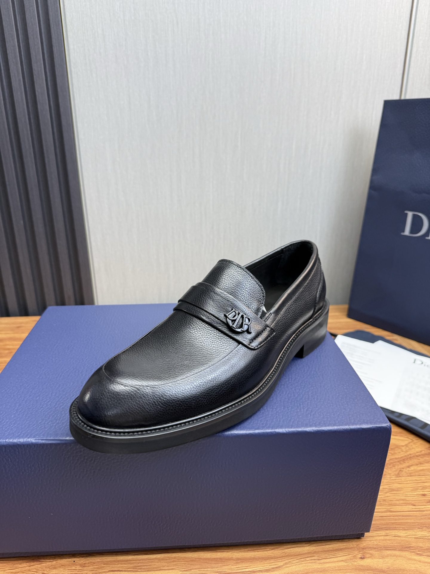 NO:833748,DIOR Dior. Men's popular fashionable leather shoes. Original open-edge beaded cowhide. Cowhide surface | Full cowhide inner lining | Wear-resistant lightweight foam outsole | Lightweight and comfortable | Domineering and versatile upper foot Size39-44 (38.45 custom-made), dior, cowhide19860909ＤＩＯＲ迪奥.男士爆款时尚皮鞋 原版开边珠牛皮.牛皮面 ｜内里垫脚全牛皮｜耐磨轻便发泡大底｜轻便舒适｜上脚霸气百搭 Size39-44（38.45定做）,,dior,cowhide,Men's shoes