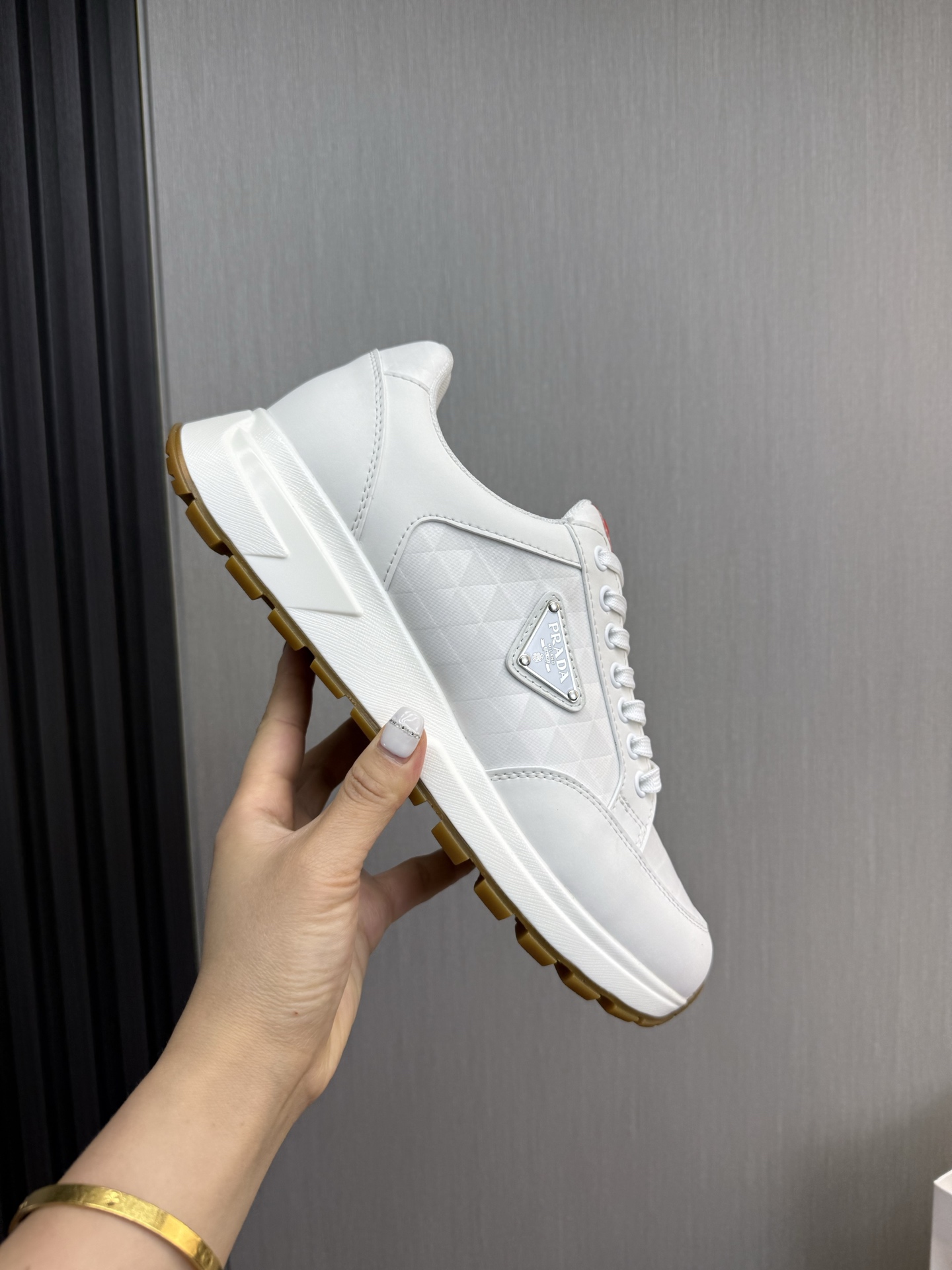 Prada Style Leather Men's Shoes style reference detail image 7 from source 781991