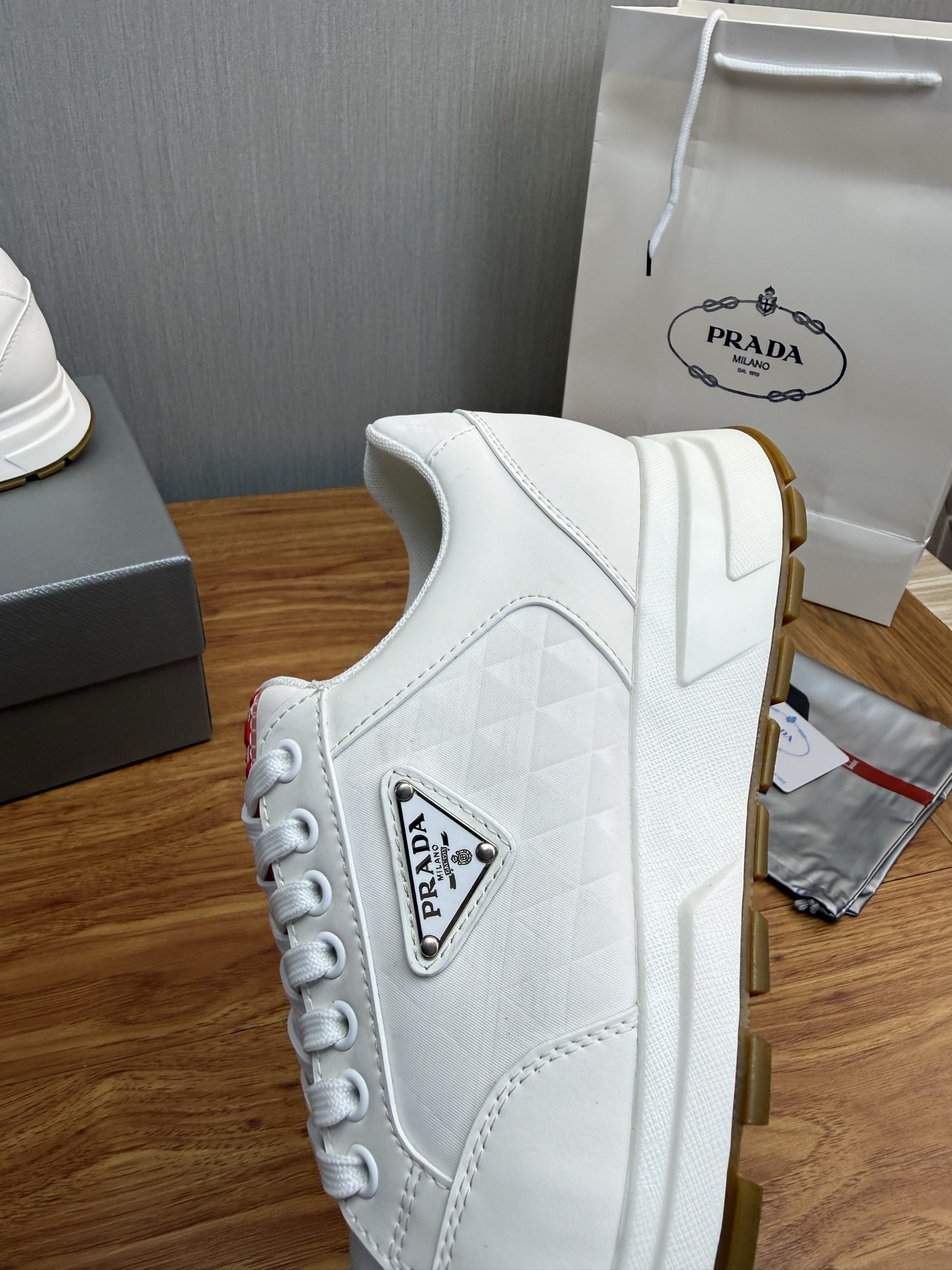 Prada Style Leather Men's Shoes style reference detail image 9 from source 781991