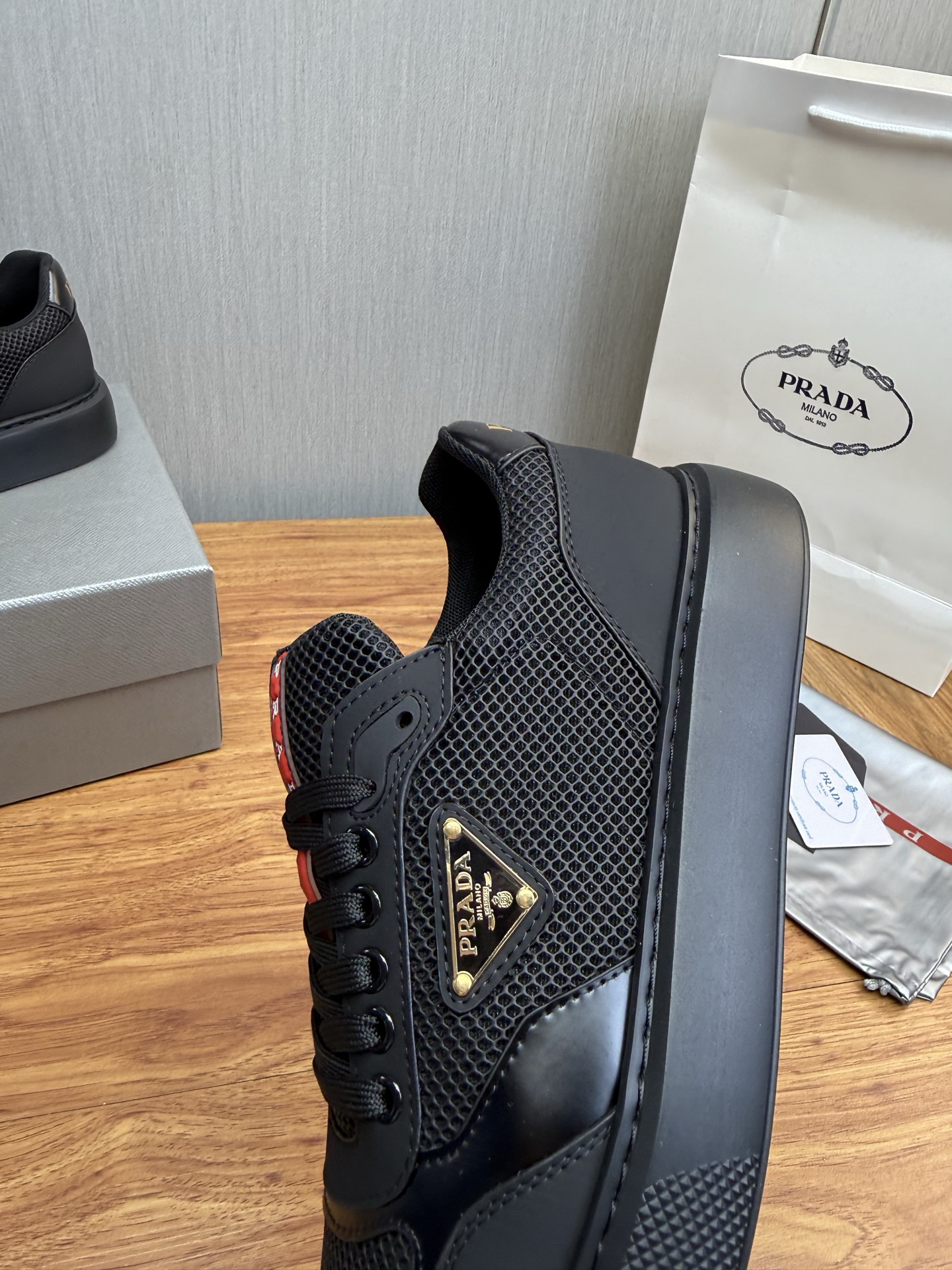 Prada Style Leather Men's Shoes style reference detail image 9 from source 781992
