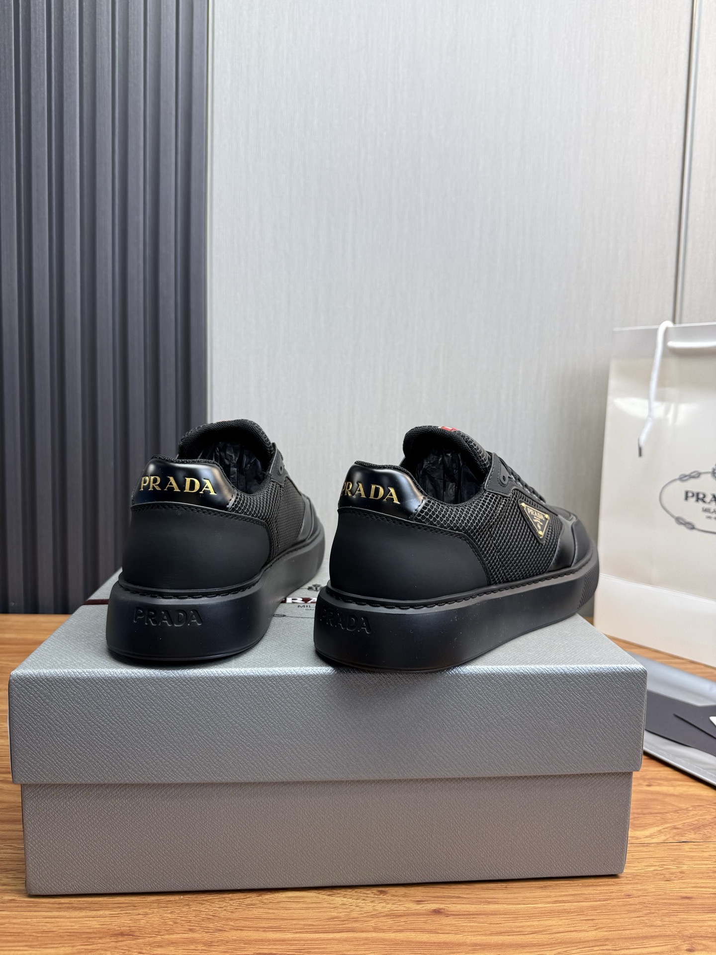 Prada Style Leather Men's Shoes style reference detail image 5 from source 781992