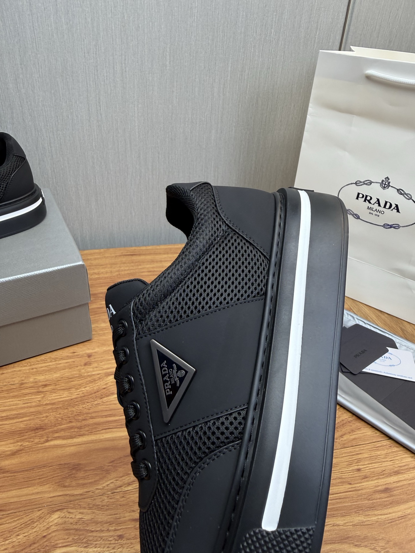 Prada Style Leather Men's Shoes style reference detail image 9 from source 781995
