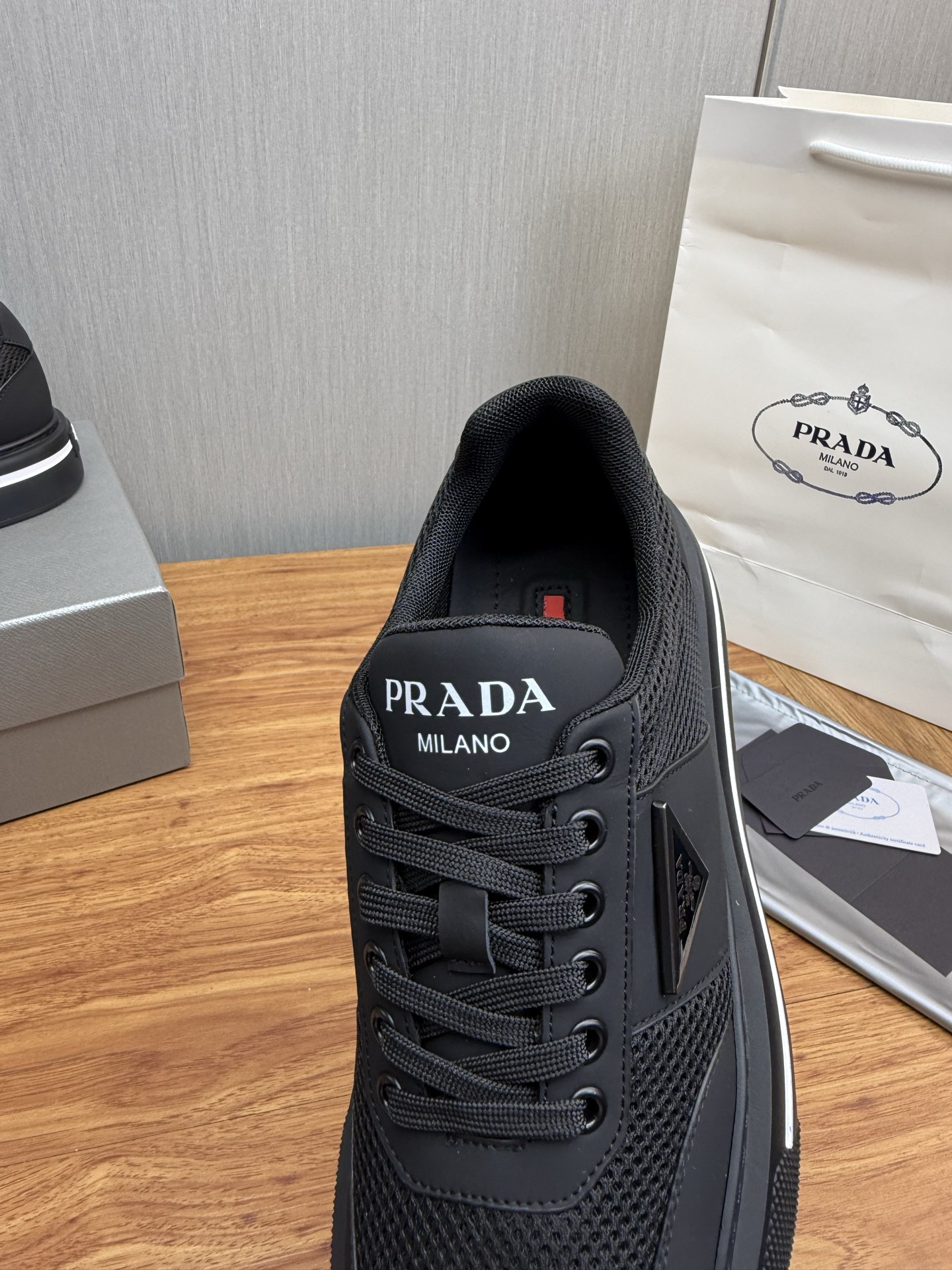 Prada Style Leather Men's Shoes style reference detail image 8 from source 781995