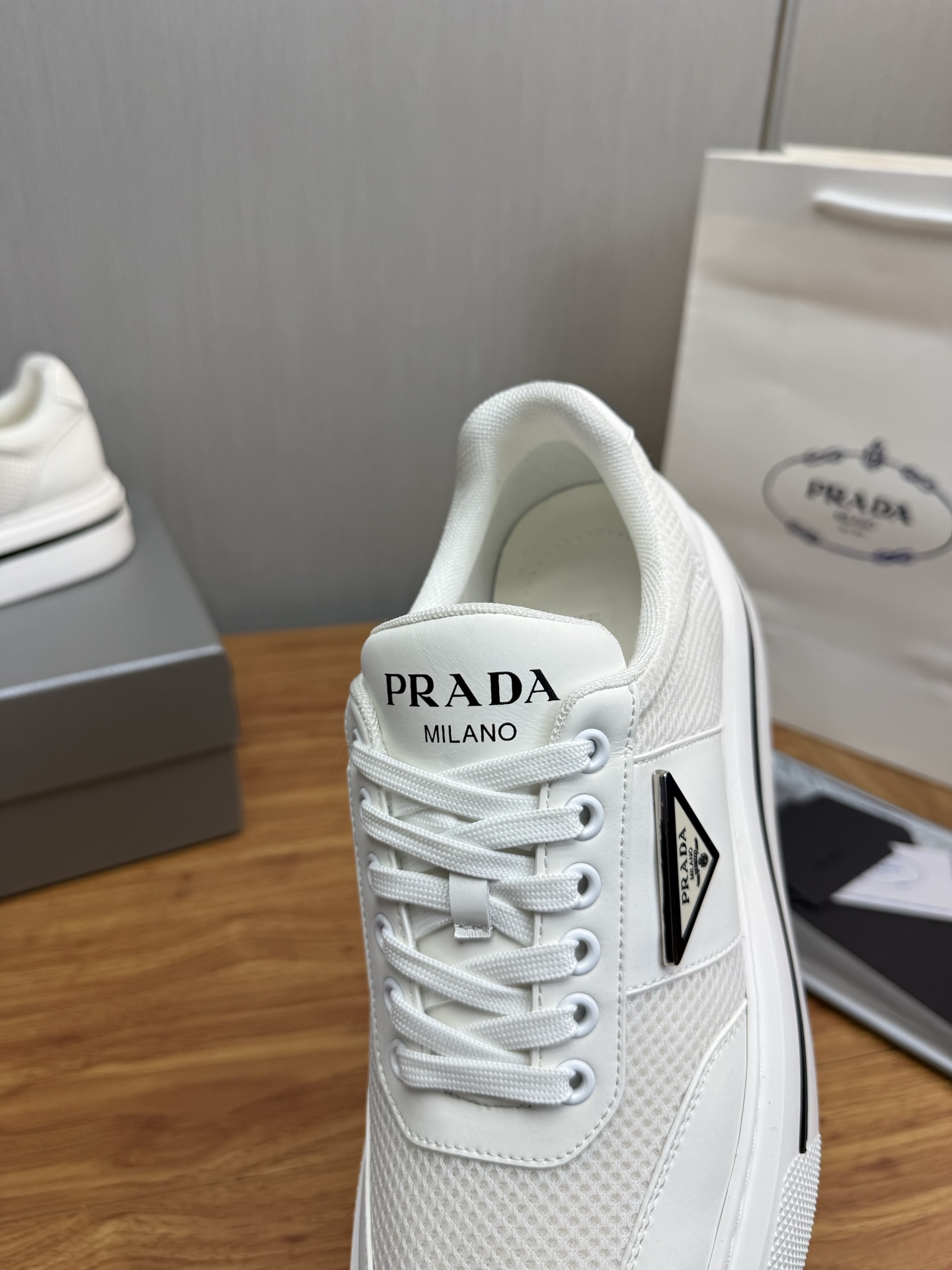 Prada Style Leather Men's Shoes style reference detail image 9 from source 781996