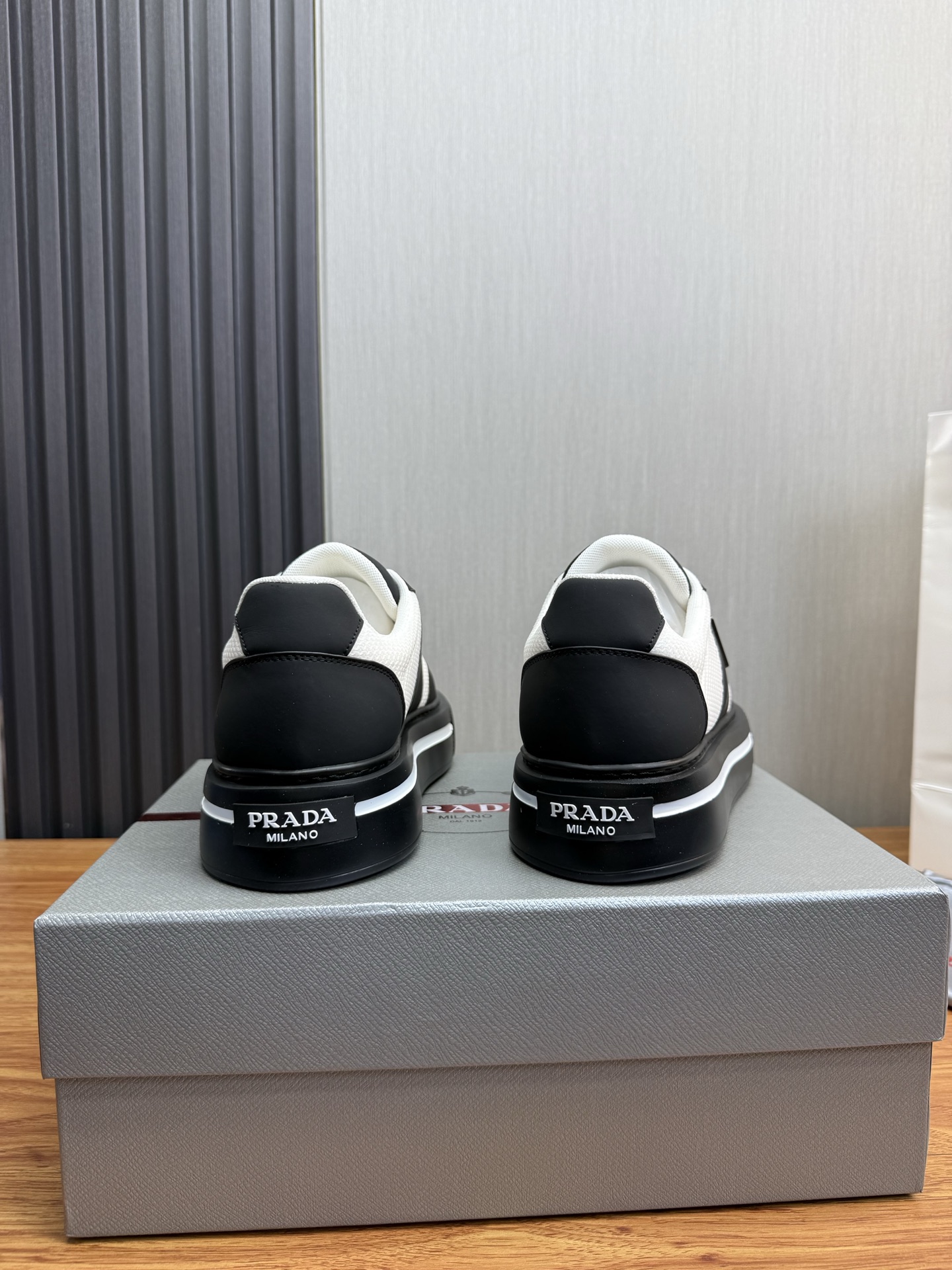 Prada Style Leather Men's Shoes style reference detail image 5 from source 781997