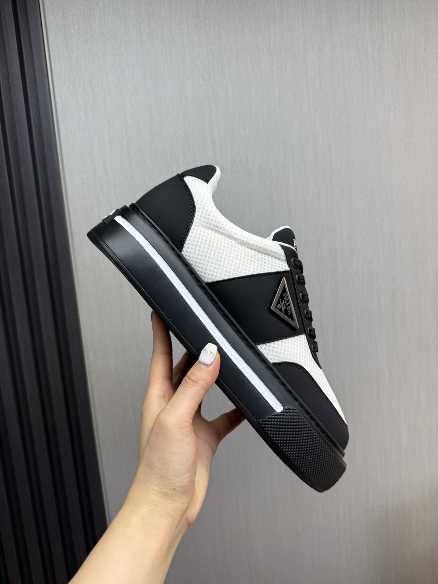 Prada Style Leather Men's Shoes style reference detail image 7 from source 781997