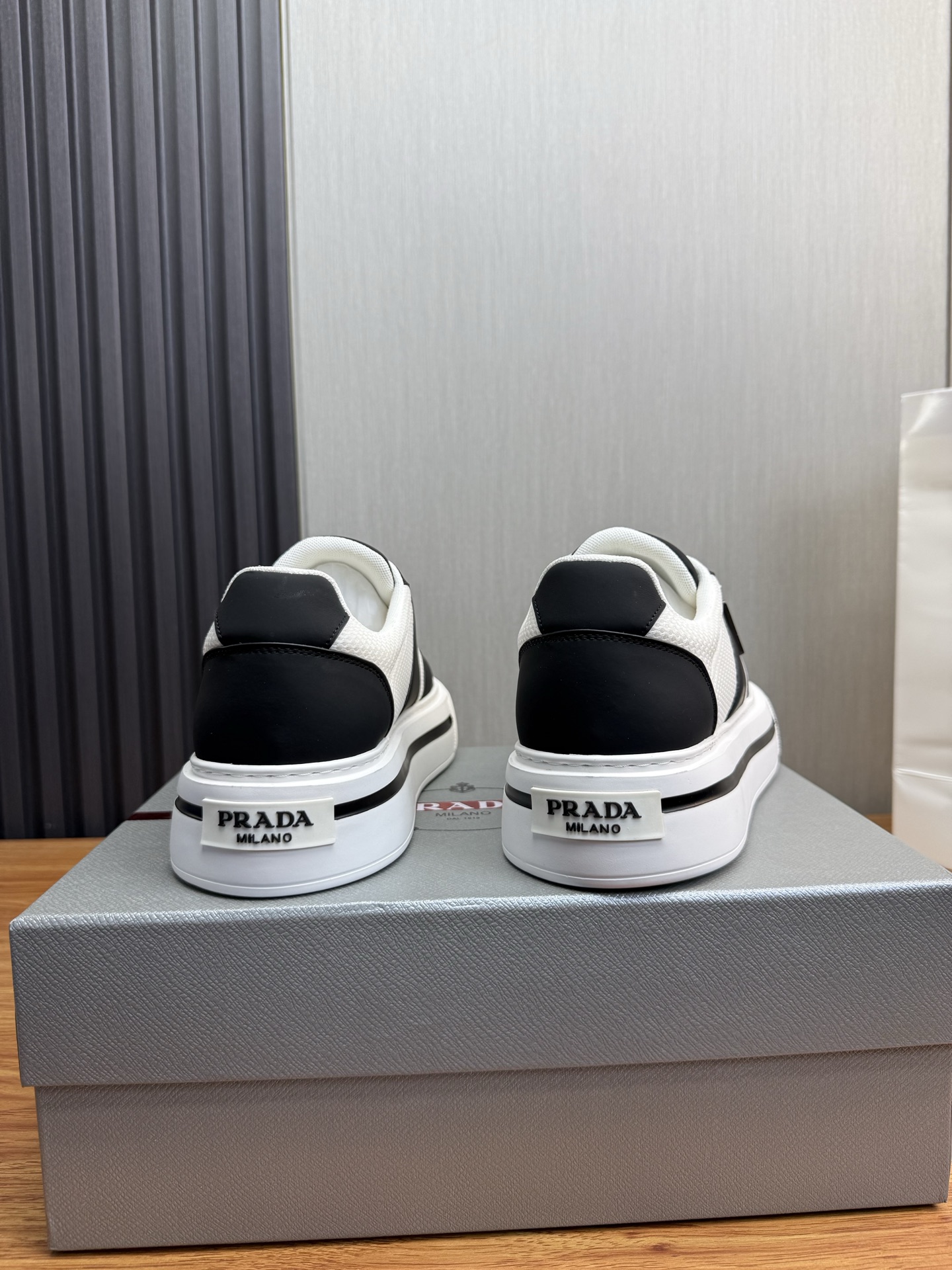 Prada Style Leather Men's Shoes style reference detail image 5 from source 781998
