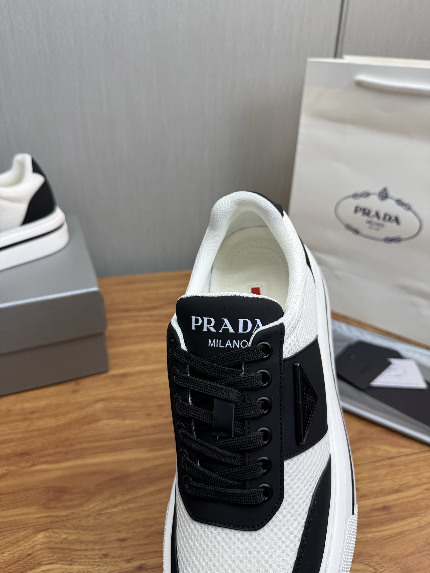 Prada Style Leather Men's Shoes style reference detail image 9 from source 781998
